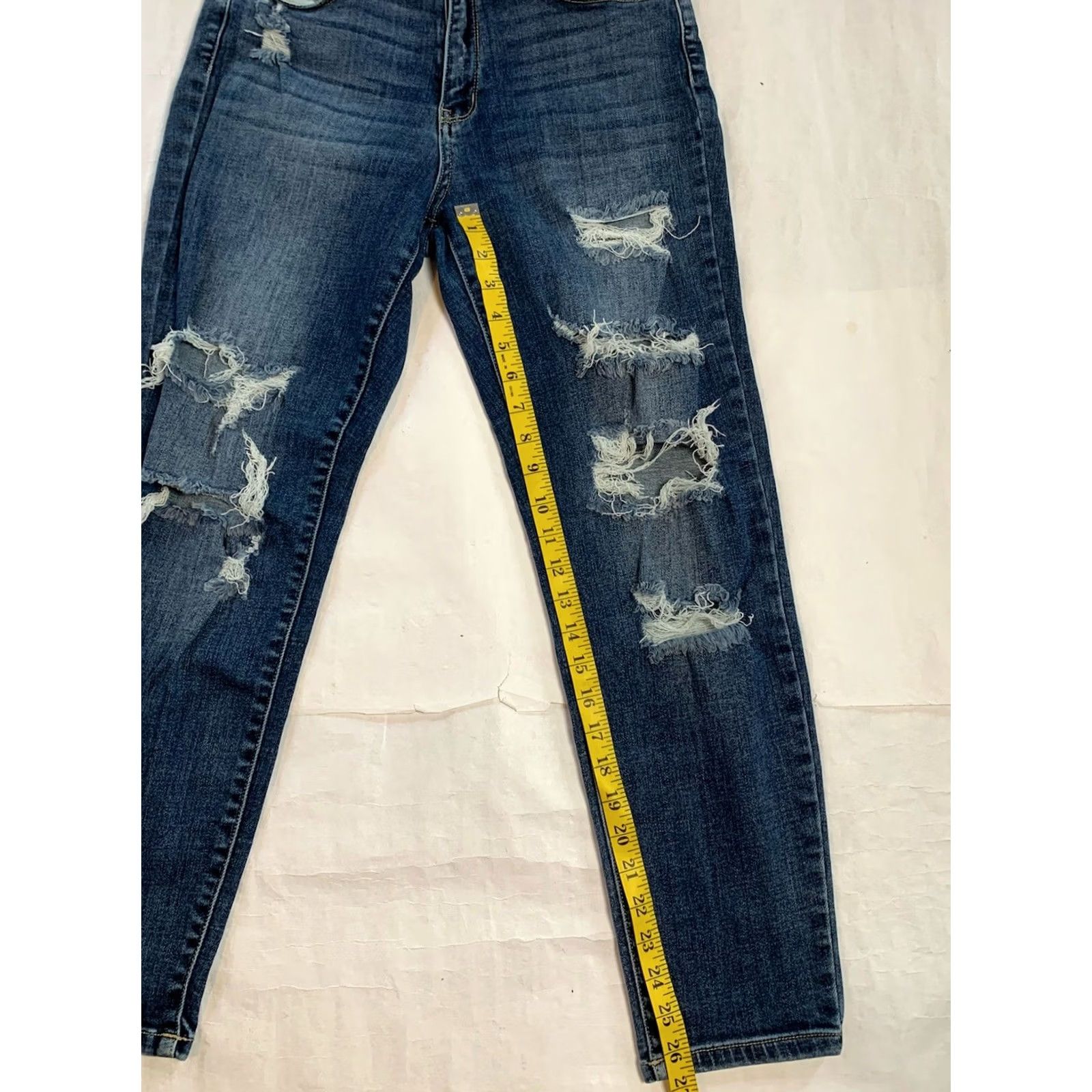 Vintage Judy Blue Jeans Woman 5/27 Boyfriend Fit Distressed Blue Denim 5-Pocket Regular Size 27 Vintage No Women Jeans Size 27" / US 4 / IT 40 - 6 Thumbnail