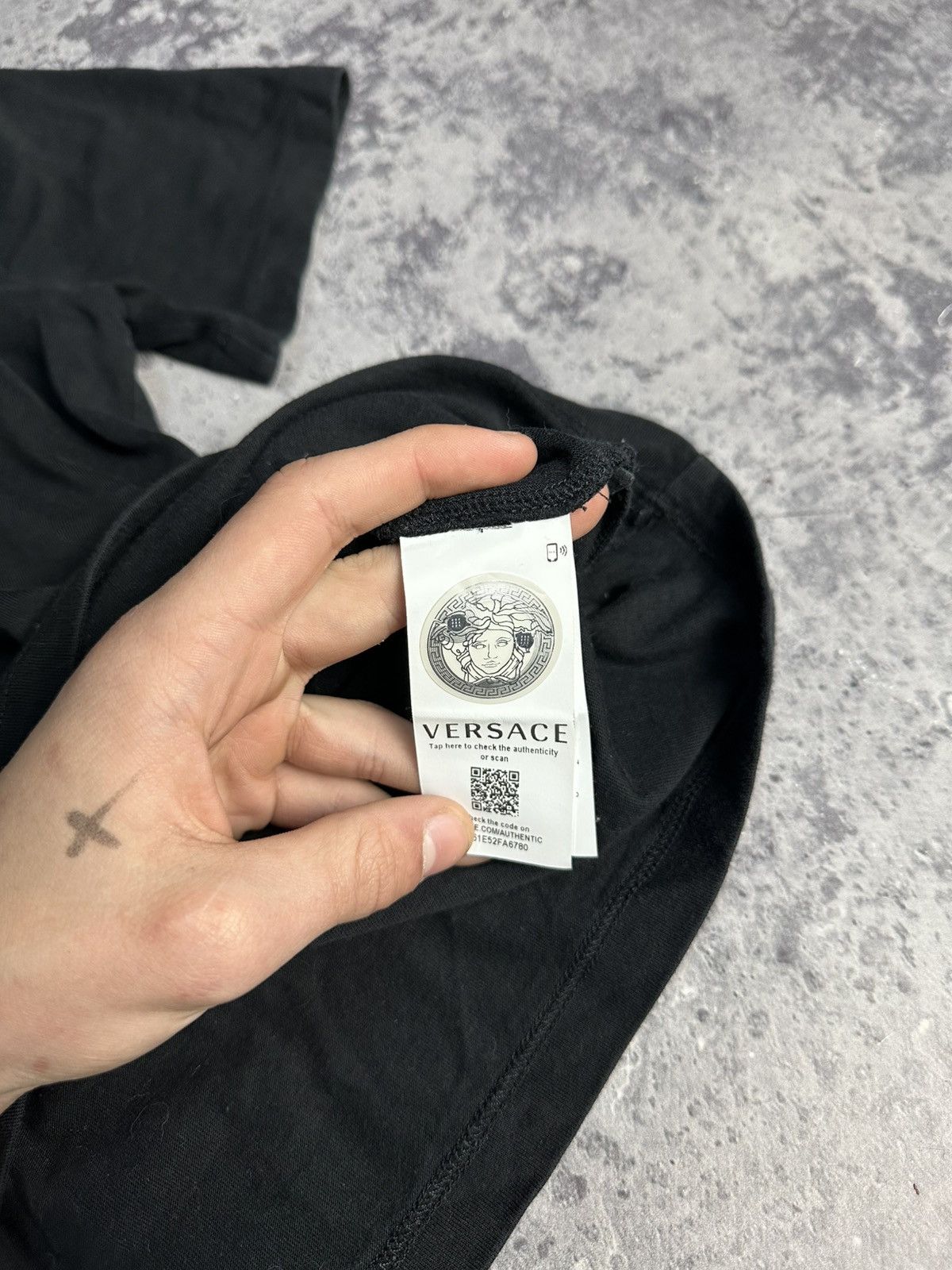 Versace T shirt Versace Black Size US XS / EU 42 / 0 - 5 Thumbnail