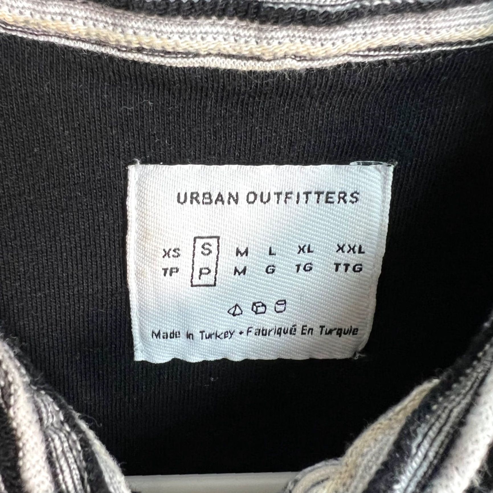 Urban Outfitters VINTAGE Urban Outfitters Striped 1/4 Zip Long-Sleeve Pullover Black White Size Small Mens Shirt Size US S / EU 44-46 / 1 - 3 Thumbnail