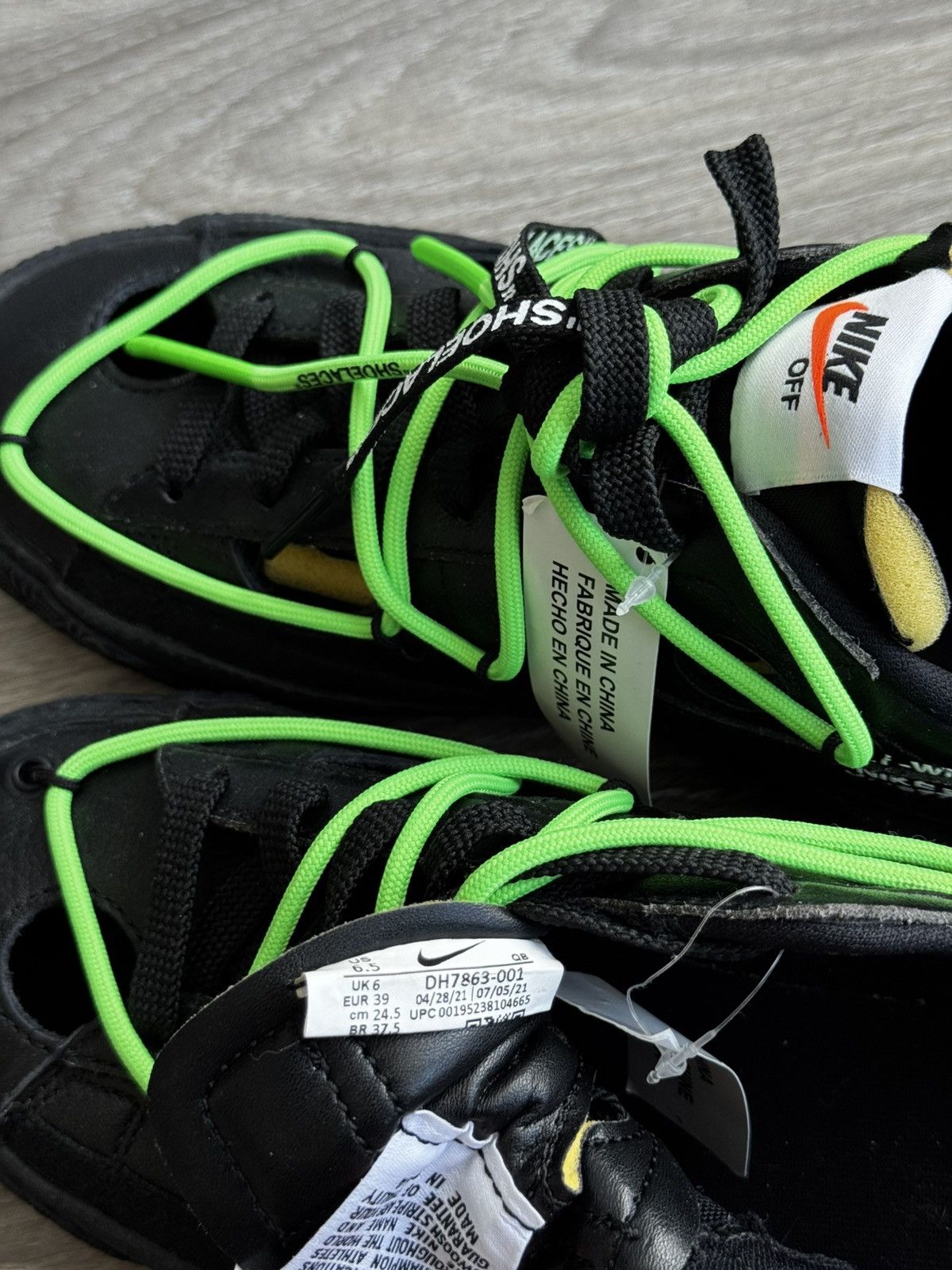 Nike × Off-White OFF-WHITE x Nike Blazer Low Black Electro Green US 6.5 - New Size US 6.5 / EU 39-40 - 9 Thumbnail