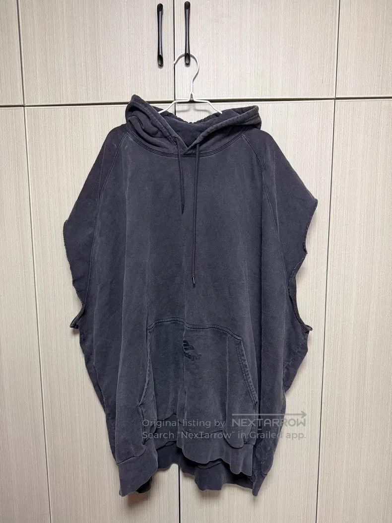 Balenciaga Balenciaga Wash Black Cut-off Hooded Sleeveless Vest Size US L / EU 52-54 / 3 - 1 Thumbnail