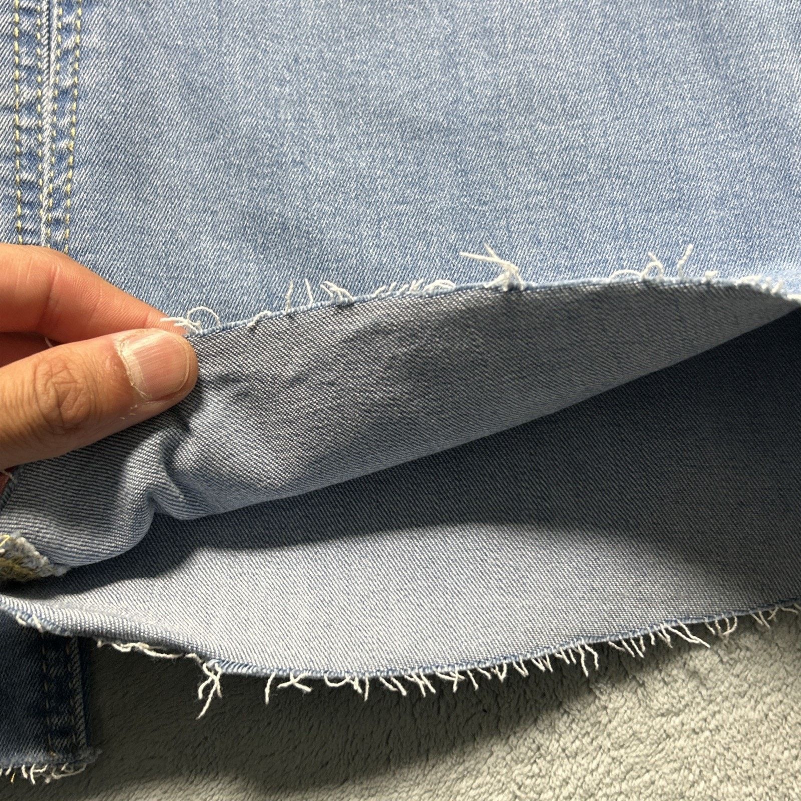 Levi's Beyond Baggy Dojo Flare Jeans Womens 31x27 Raw Hems Hamilton Size 31" - 6 Thumbnail