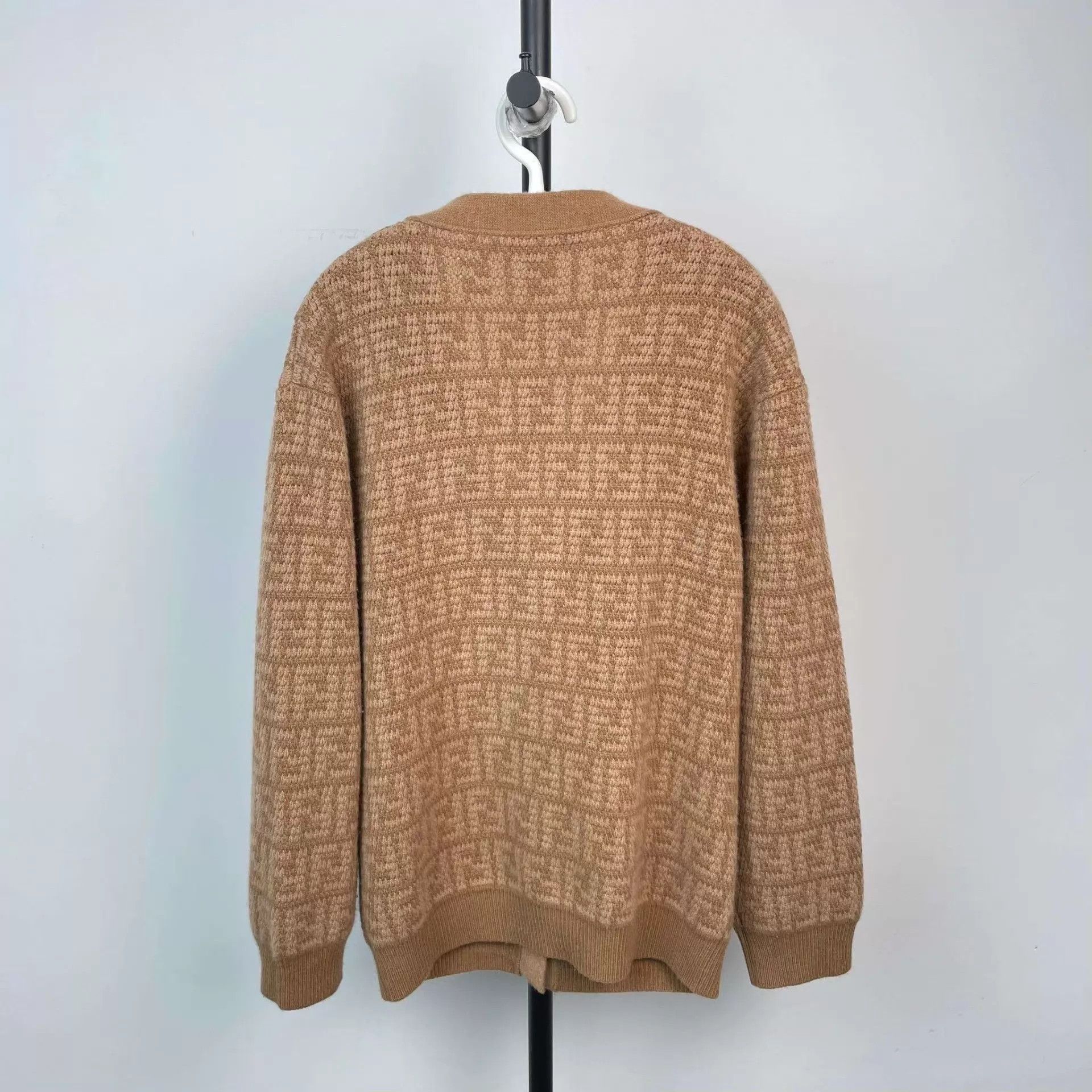 Fendi Fendi 97 new khaki cardigan size 36 Size XS / US 0-2 / IT 36-38 - 2 Thumbnail