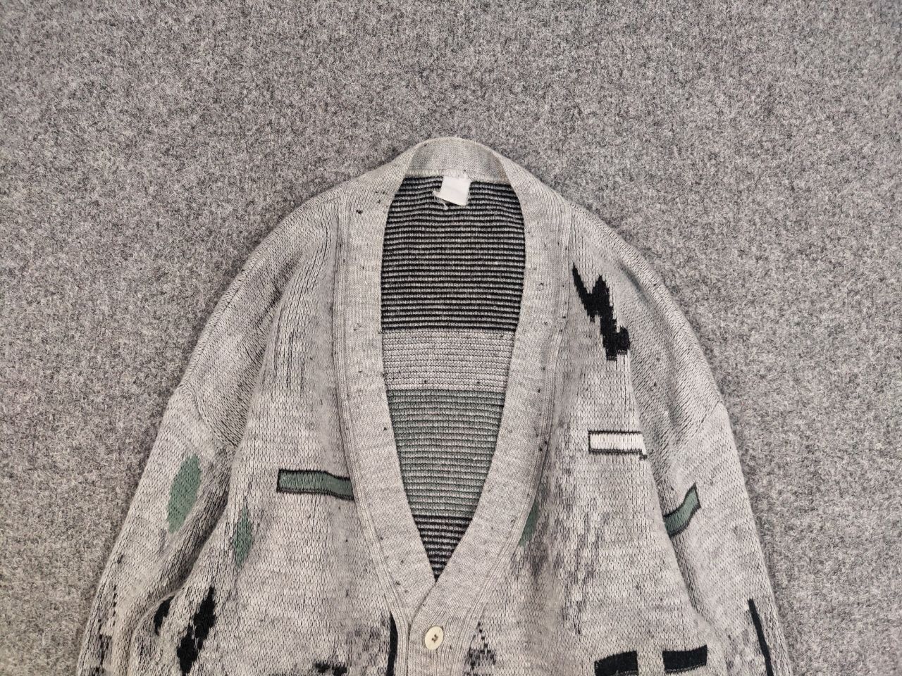 Japanese Brand Vintage 90's Japanese Style Knit Art Gray Pattern Cardigan Size US L / EU 52-54 / 3 - 8 Thumbnail