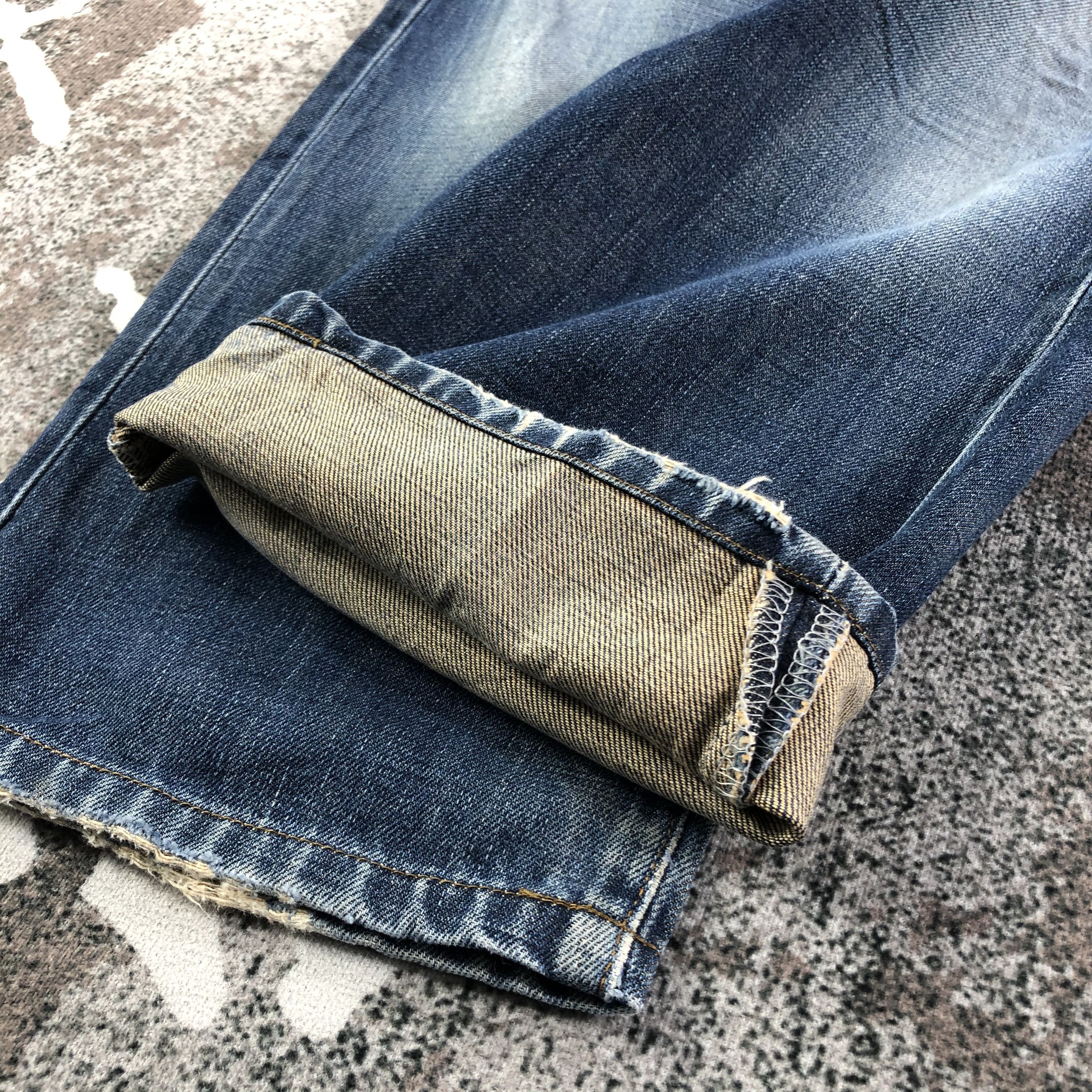 Edwin Vintage Edwin 503 Jeans Faded Blue Distressed Denim KJ1682 Size US 33 - 7 Thumbnail