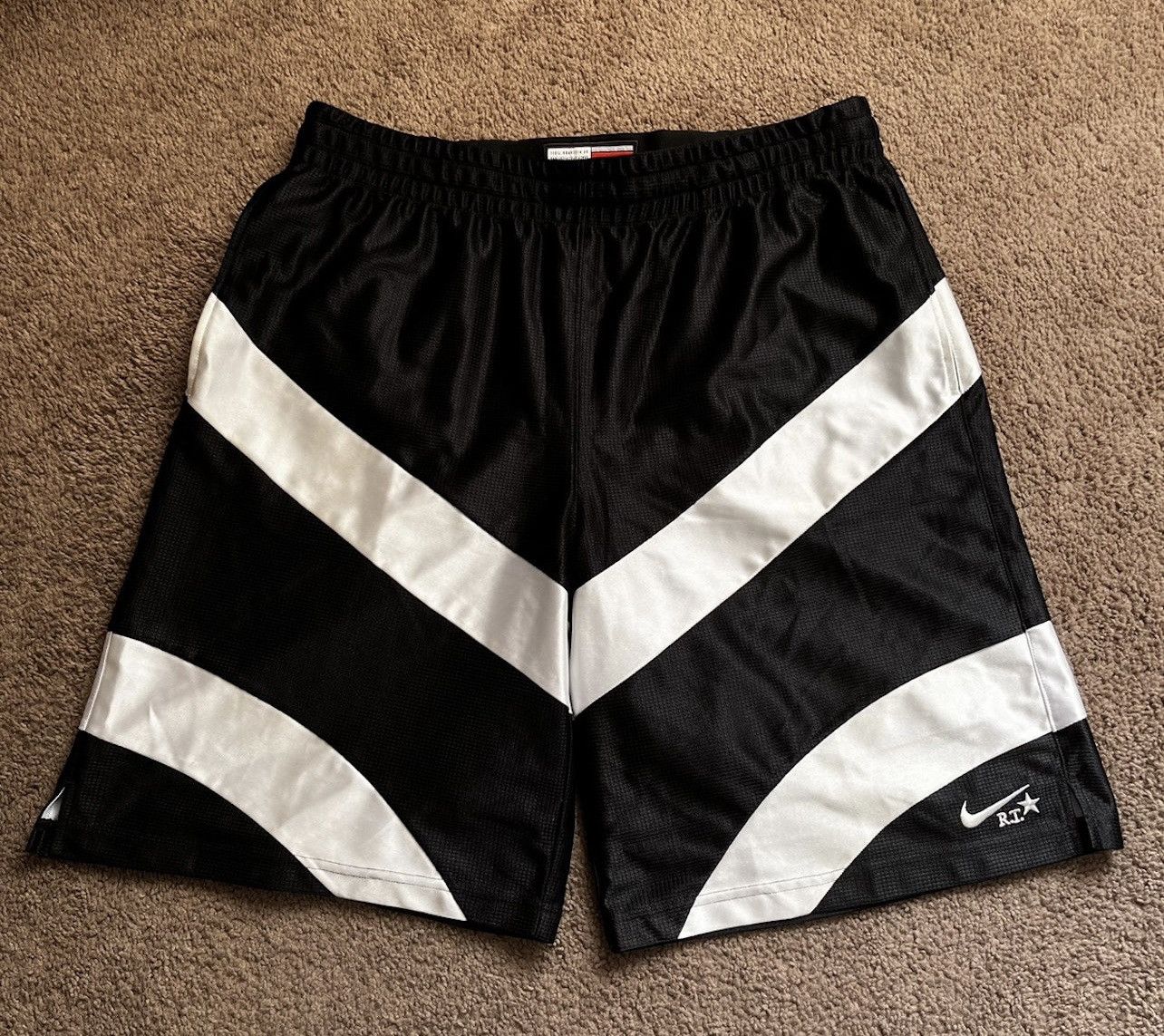 image of Nikelab Riccardo Tisci Shorts in Black White, Men's (Size 34)
