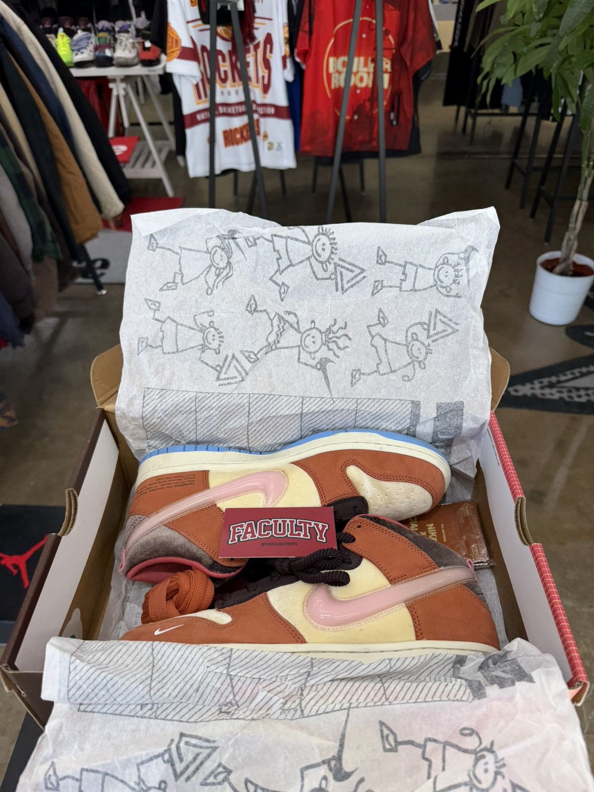 Nike × Social Status Nike Dunk Mid Social Status Chocolate Milk Size 9 (2021) Size US 9 / EU 42 - 12 Thumbnail