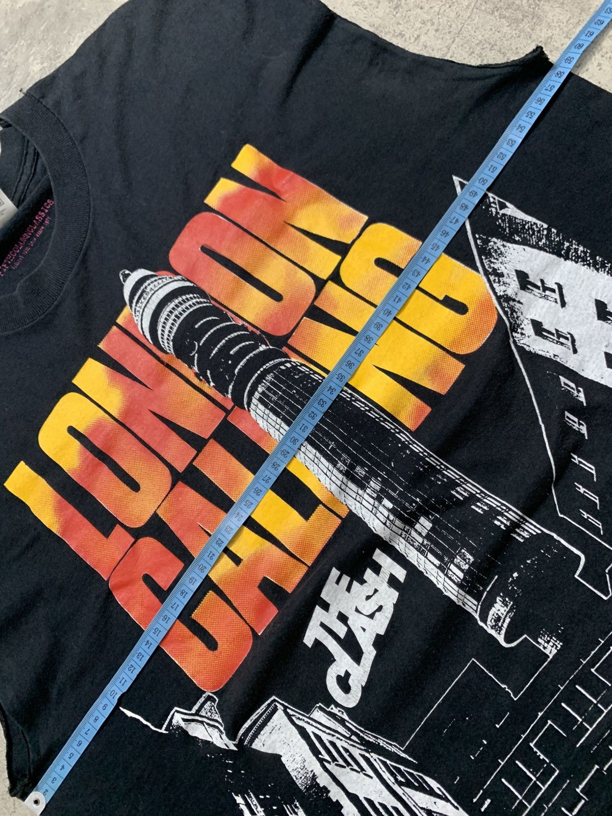Band Tees Y2k The clash fifthcolumn punk band tshirt sex pistols nofx Size US L / EU 52-54 / 3 - 7 Thumbnail