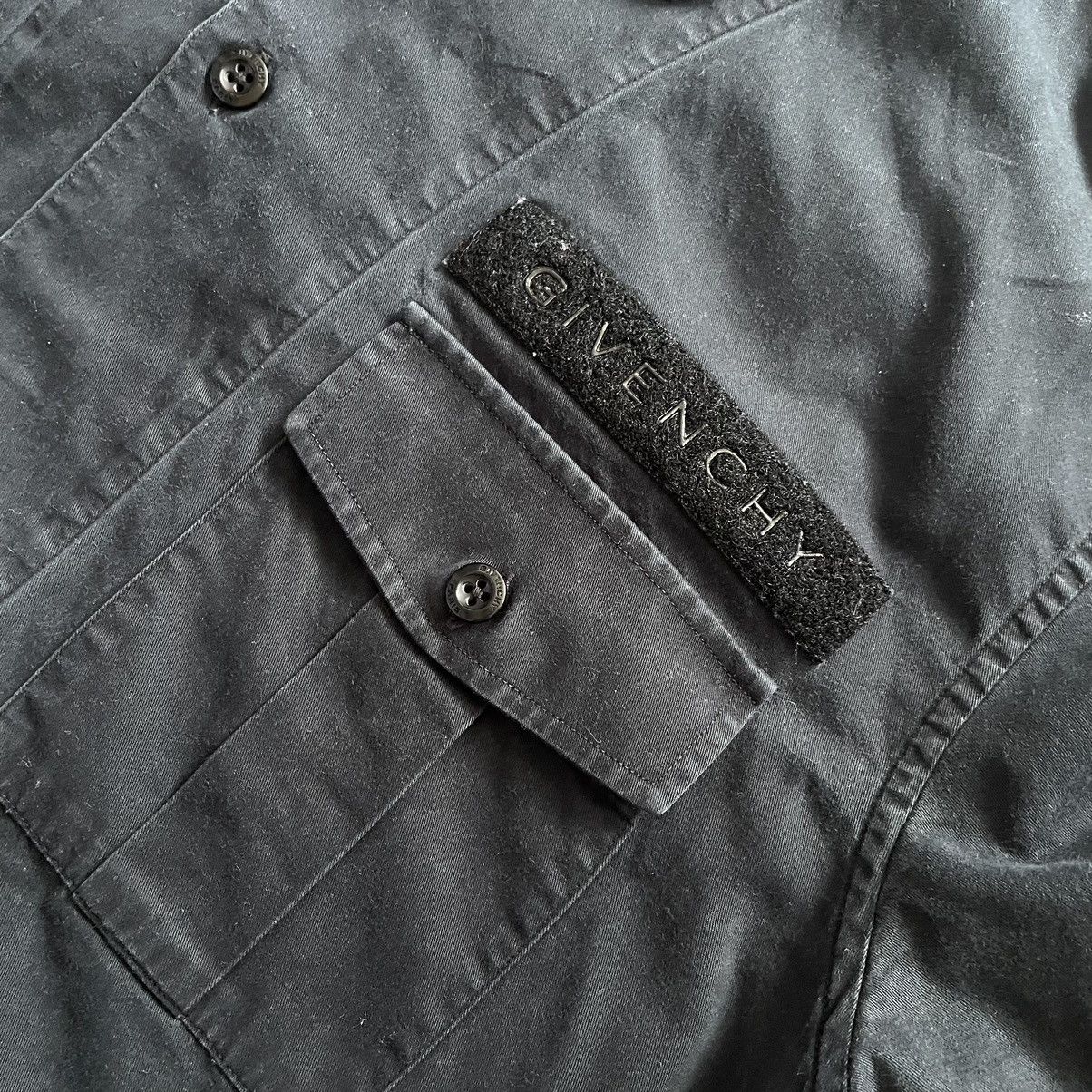 Givenchy Givenchy SS17 Riccardo Tisci Era Officers Shirt Size US L / EU 52-54 / 3 - 11 Thumbnail
