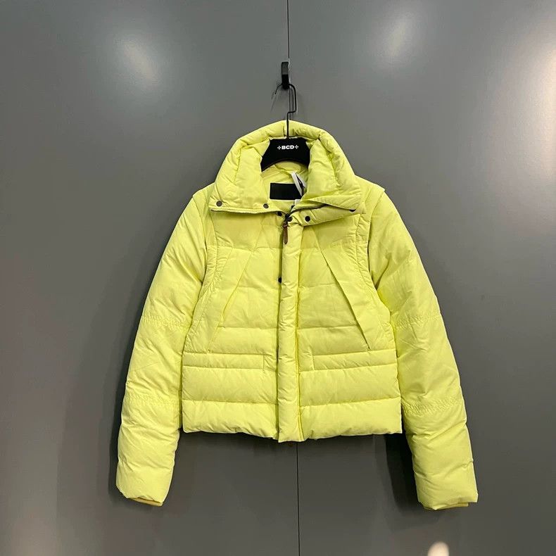 Louis Vuitton Louis Vuitton Yellow down jacket 2503-Nextarrow Size US M / EU 48-50 / 2 - 1 Thumbnail