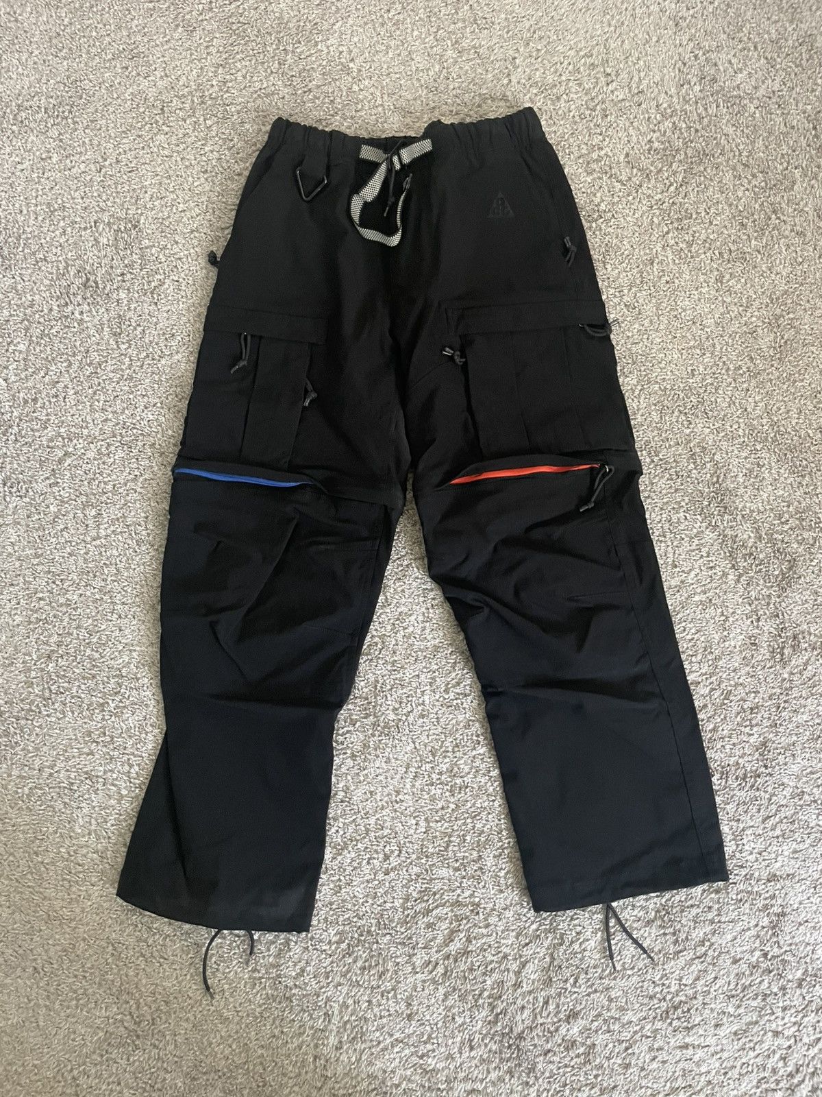 パンツ 90s NIKE ACG technical nylon cargo pants Rare!! Vintage 90s NIKE ACG Embroidered Swoosh Logo Cargo