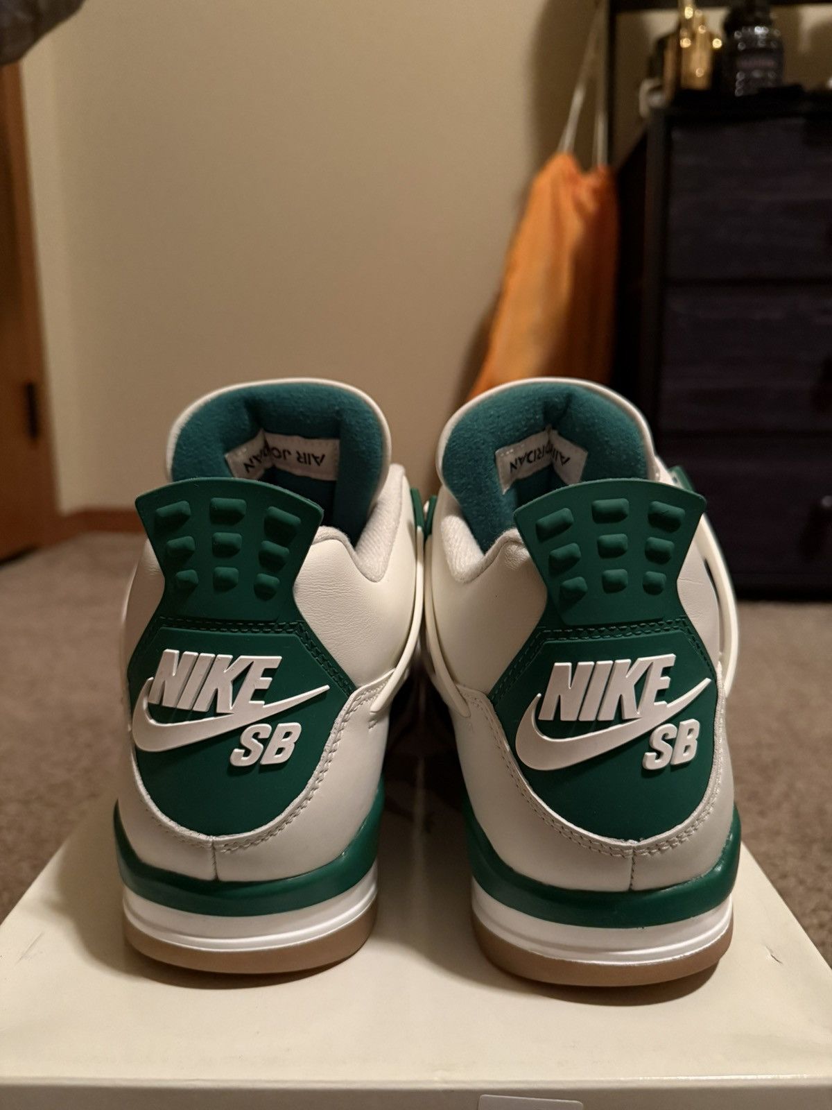 Jordan Brand Jordan 4 x Sb Pine Green Size US 9 / EU 42 - 9 Thumbnail