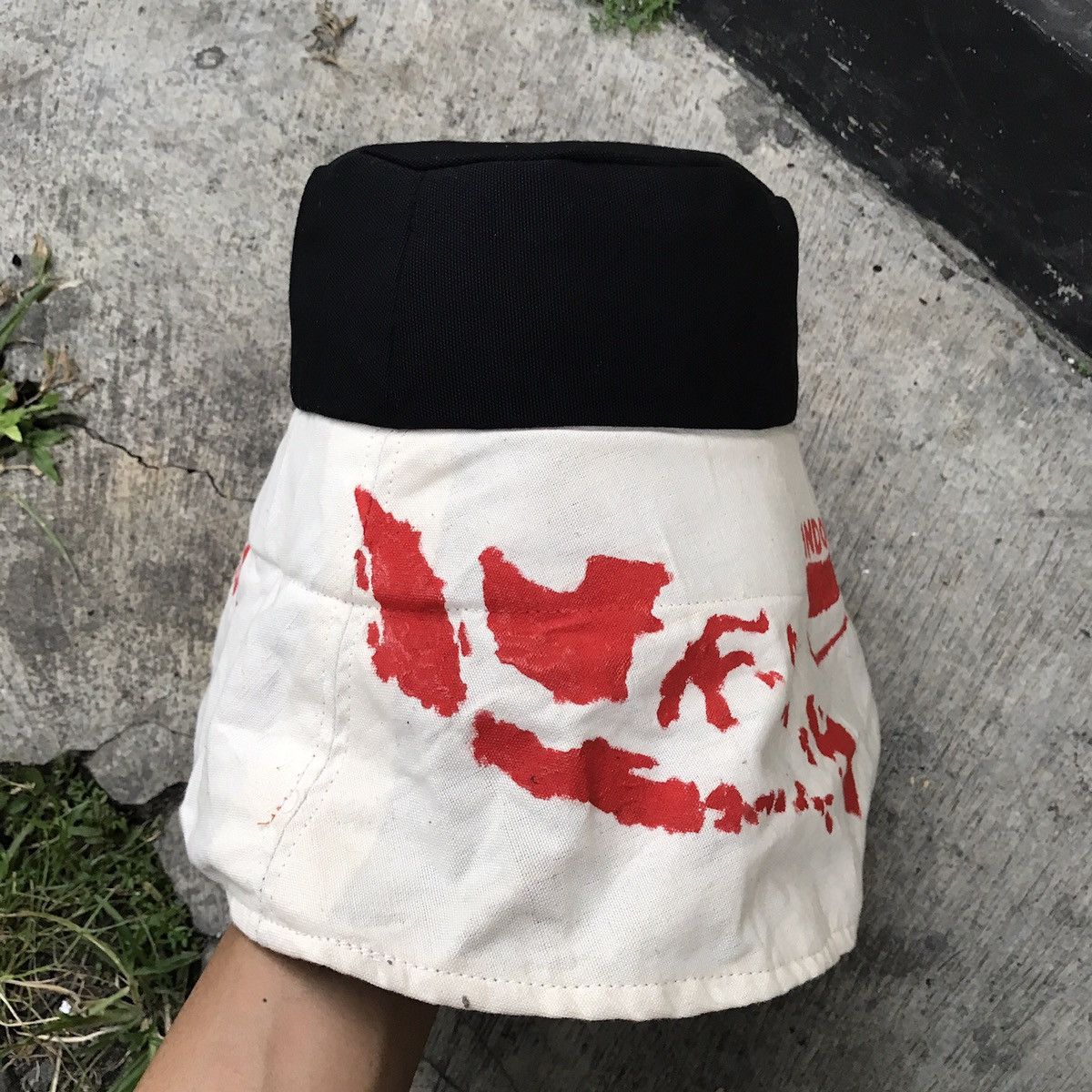 Solid & Striped Indonesia map art. Reversible buckets hat Size ONE SIZE - 7 Thumbnail