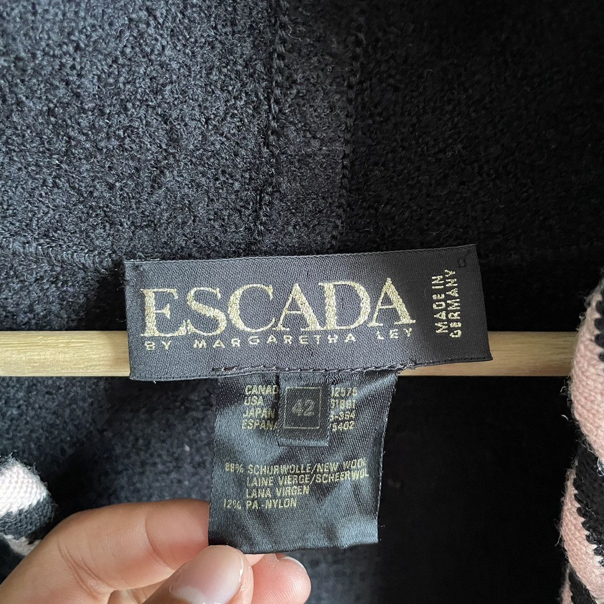 Escada × Vintage Vintage Escada Wool Cardigan Jacket Size M / US 6-8 / IT 42-44 - 4 Thumbnail