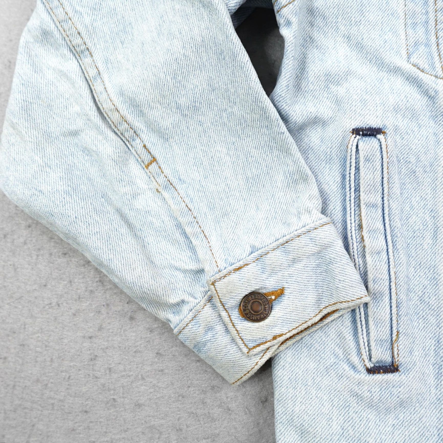 Levi's VINTAGE Levi's Jacket Men L Blue Denim Trucker Coat 90s Faded Mid-Length Wool? (Note: avoid wool) Size US 33 - 5 Thumbnail