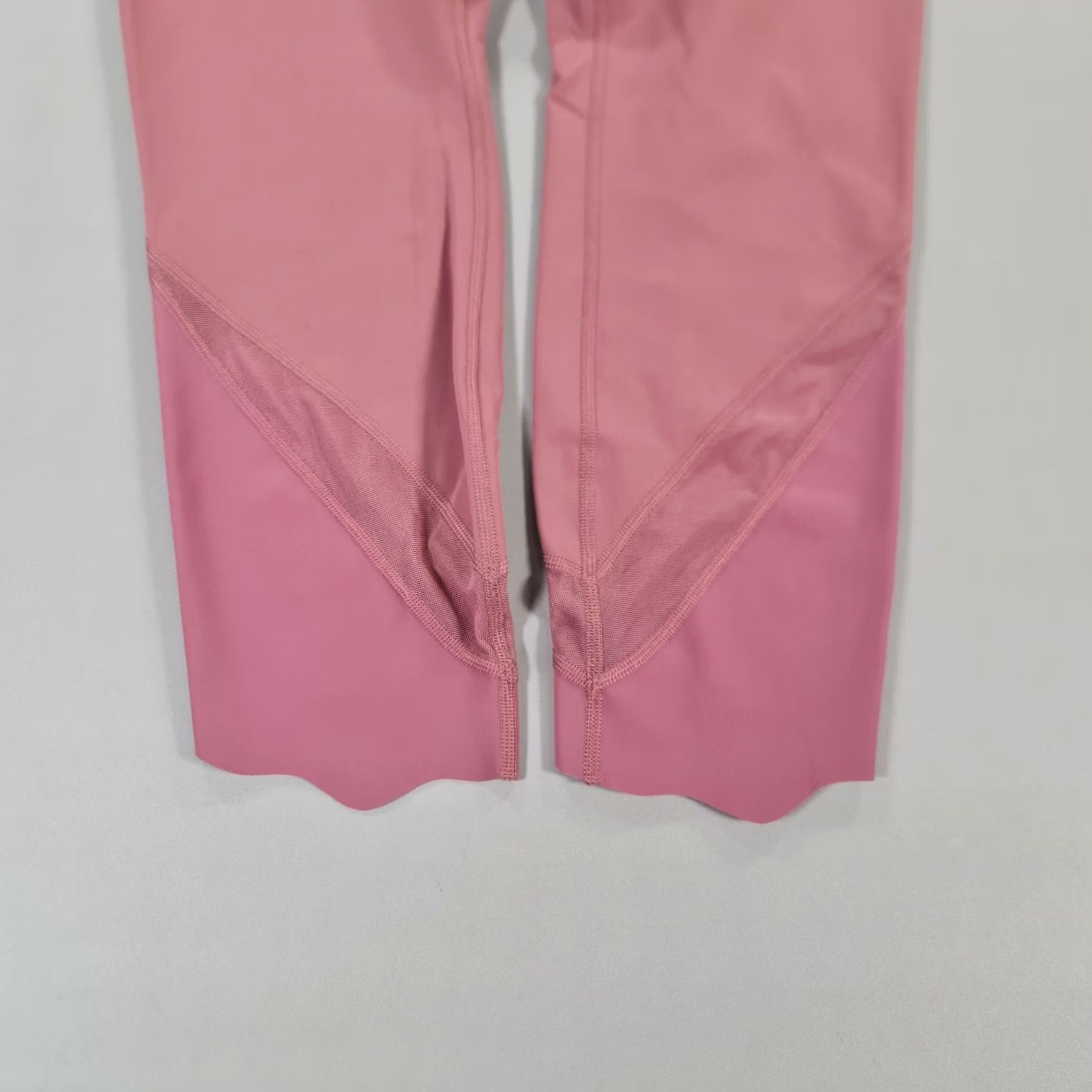 Lululemon VINTAGE Lululemon Womens Leggings Pink 14 UK Wunder Under Crop High-Rise 24'' Zip Pocket Womens Size 36" / US 14 / IT 50 - 6 Thumbnail