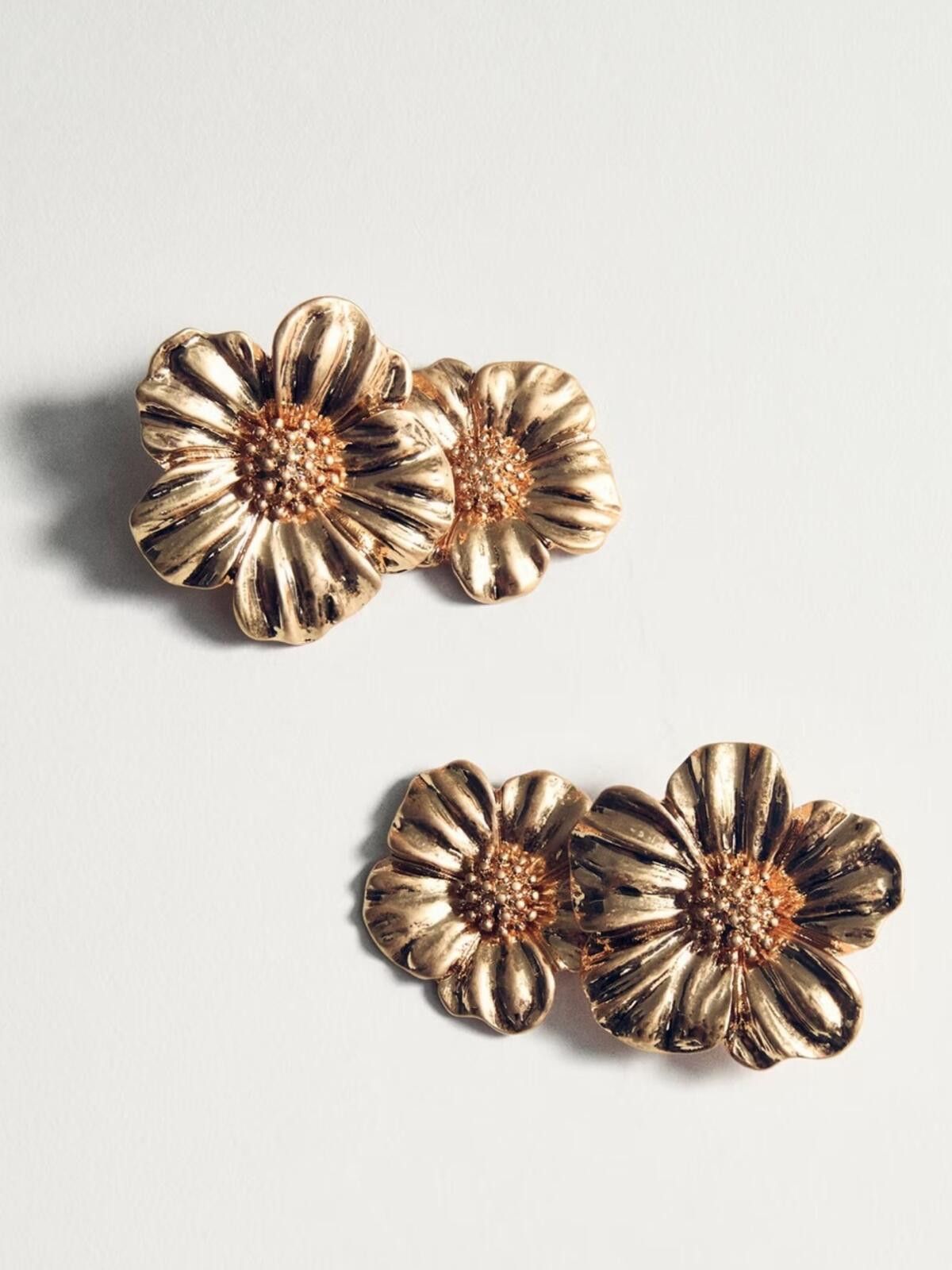 Mango Mango / Statement Floral Drop Earrings / Gold Size ONE SIZE - 8 Thumbnail