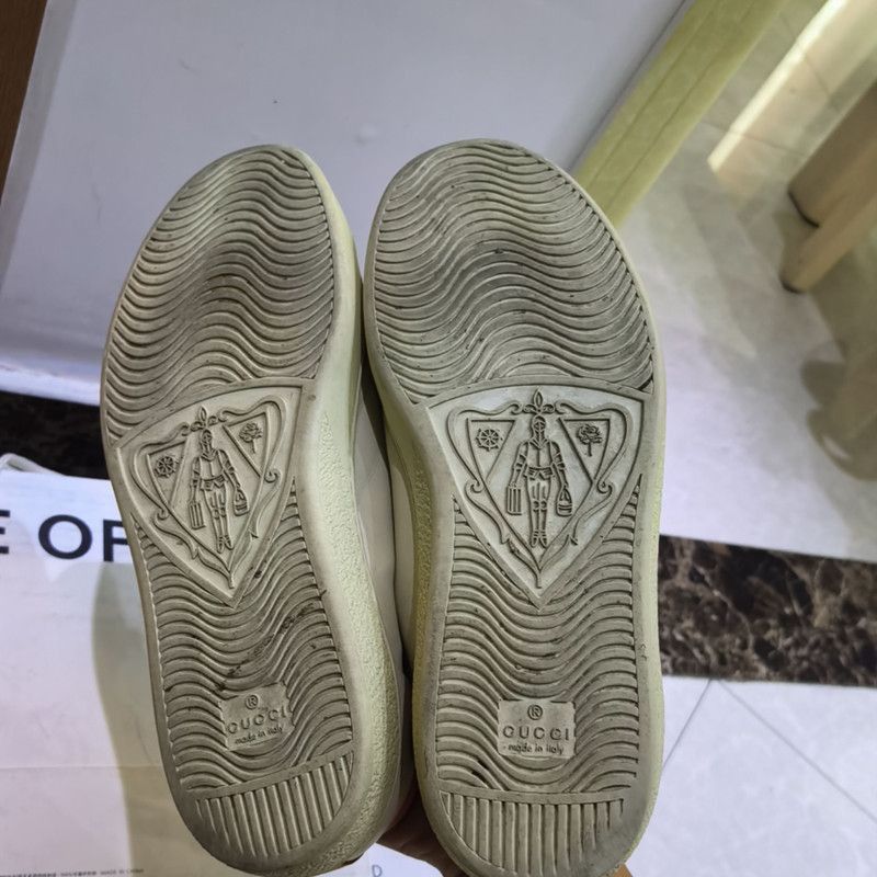 Gucci Gucci ACE Mickey Mouse Casual Sneakers for Men - Size US 9 / EU 42 - 2 Thumbnail