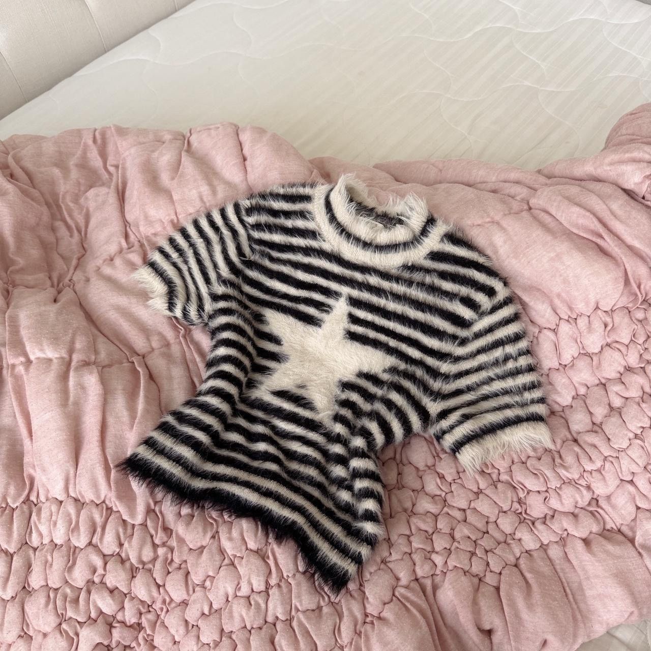 Urban Outfitters Kimchi Blue star shirt Size S / US 4 / IT 40 - 1 Preview