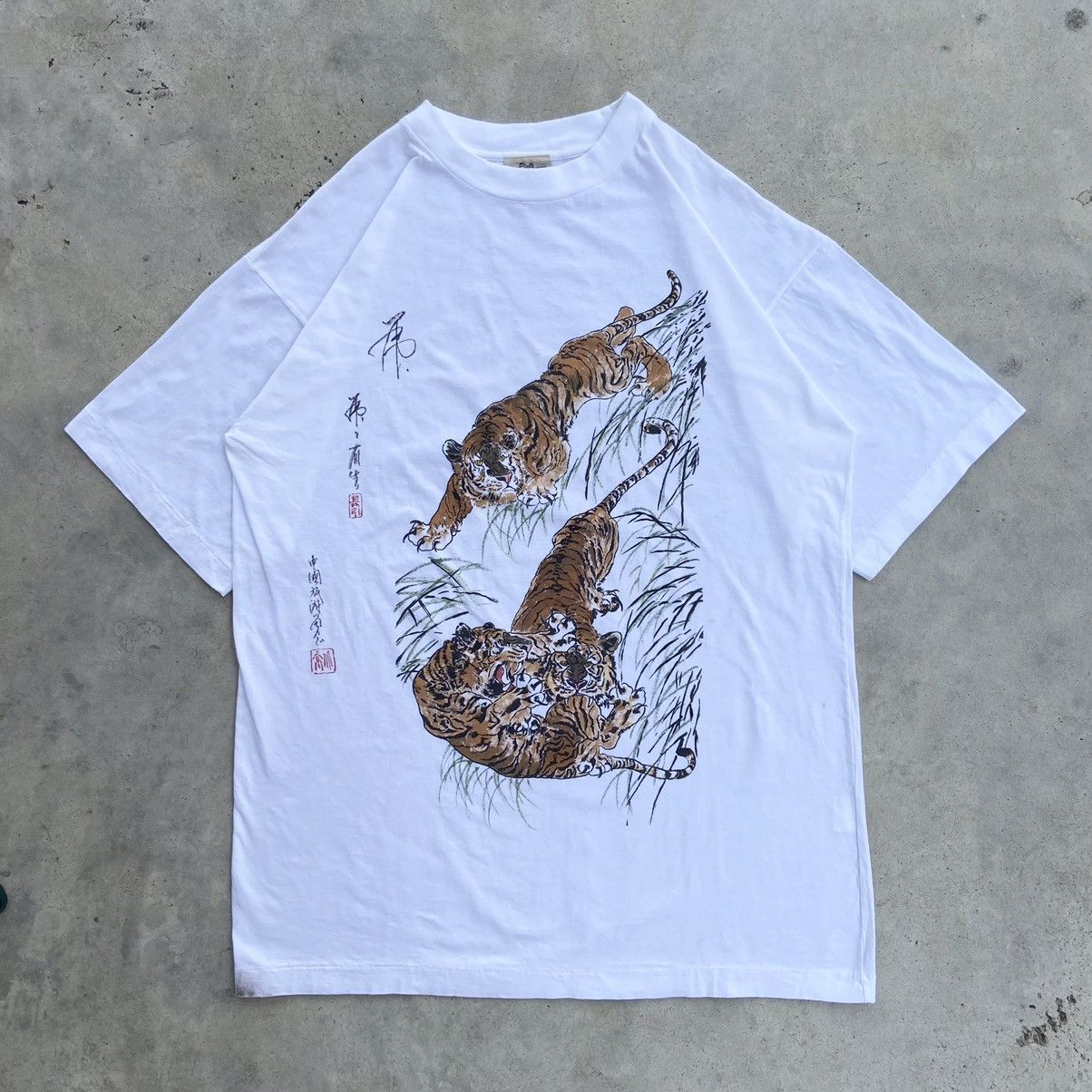 Japanese Brand Vintage 90's ClipperClub Tiger ( Kanji ) Motif Japan T-Shirt Size US L / EU 52-54 / 3 - 1 Thumbnail