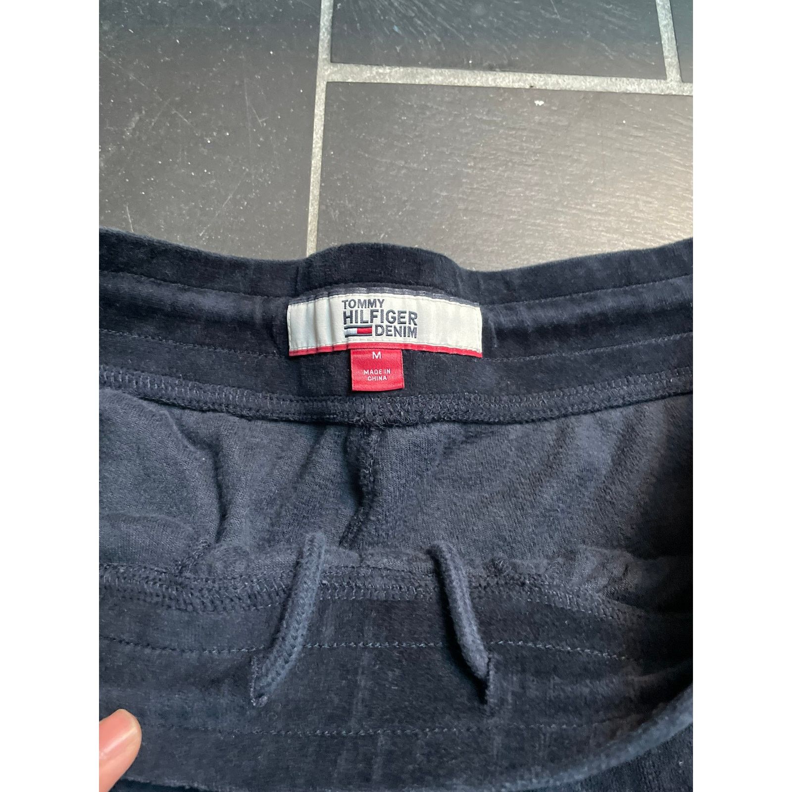 Tommy Hilfiger Tommy Hilfiger Velour Sweatapants Medium Size US 32 / EU 48 - 2 Thumbnail