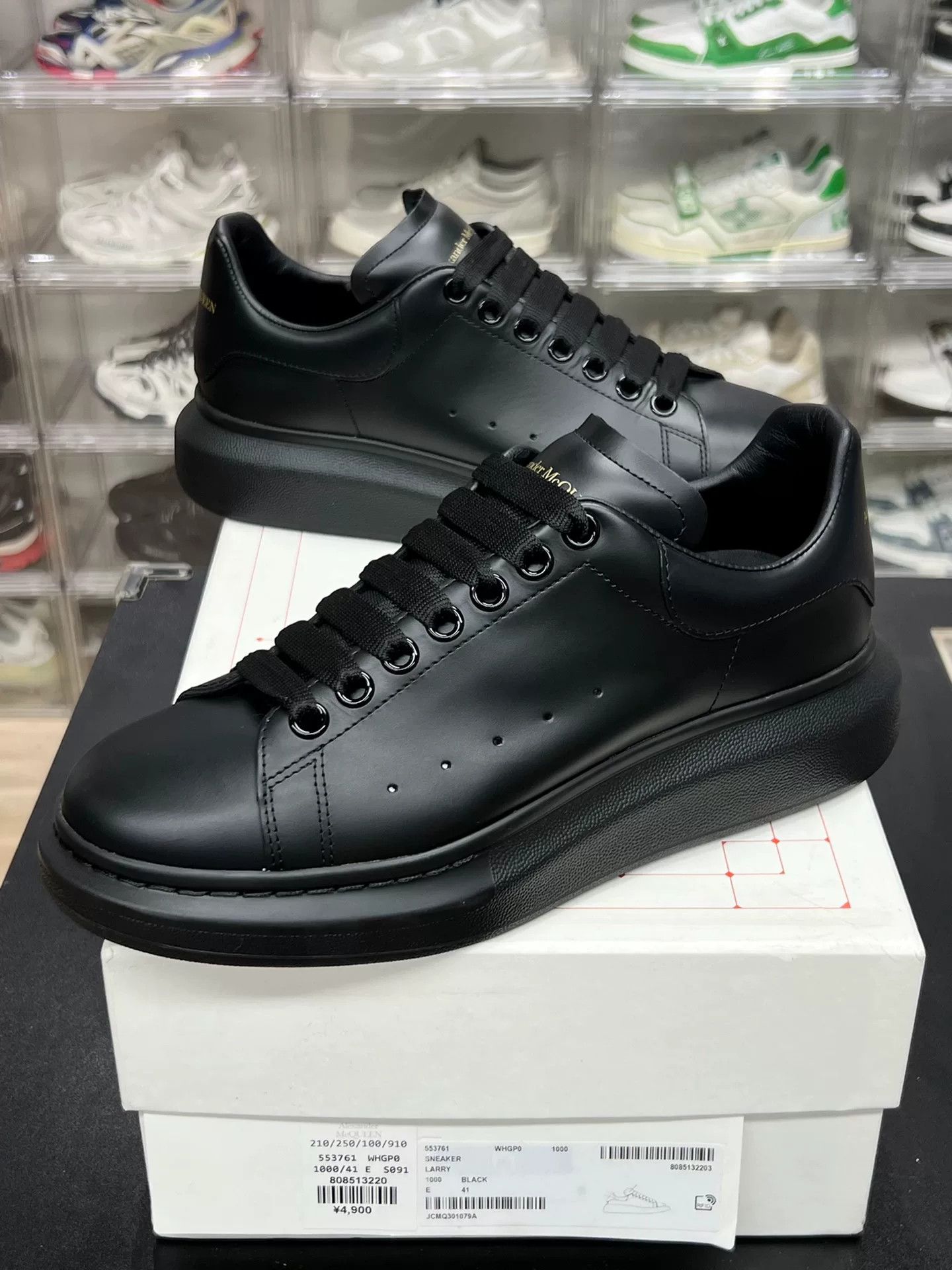 Alexander McQueen Alexander McQueen Black Lowtop Sneakers 8 Men Size US 8 / EU 41 - 1 Thumbnail