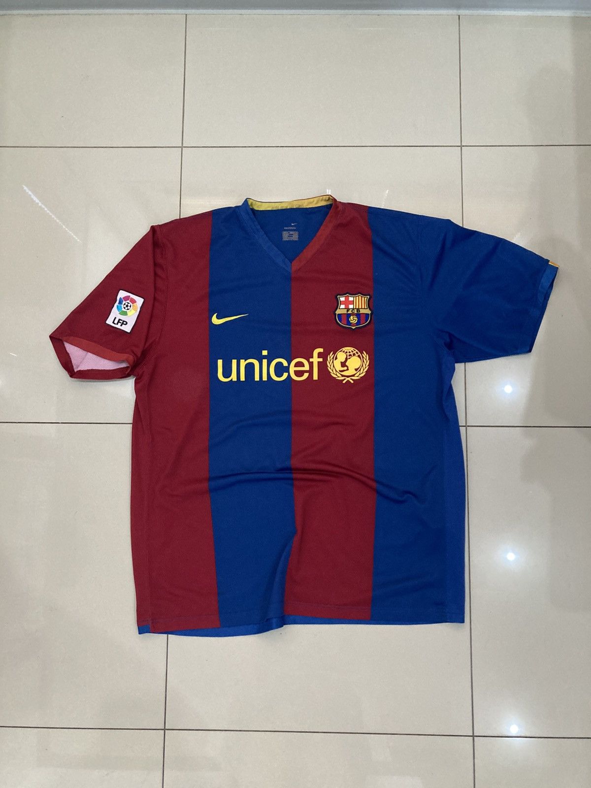 Nike Vintage nike fc barcelona soccer football jersey XL y2k drip Size US XL / EU 56 / 4 - 4 Thumbnail