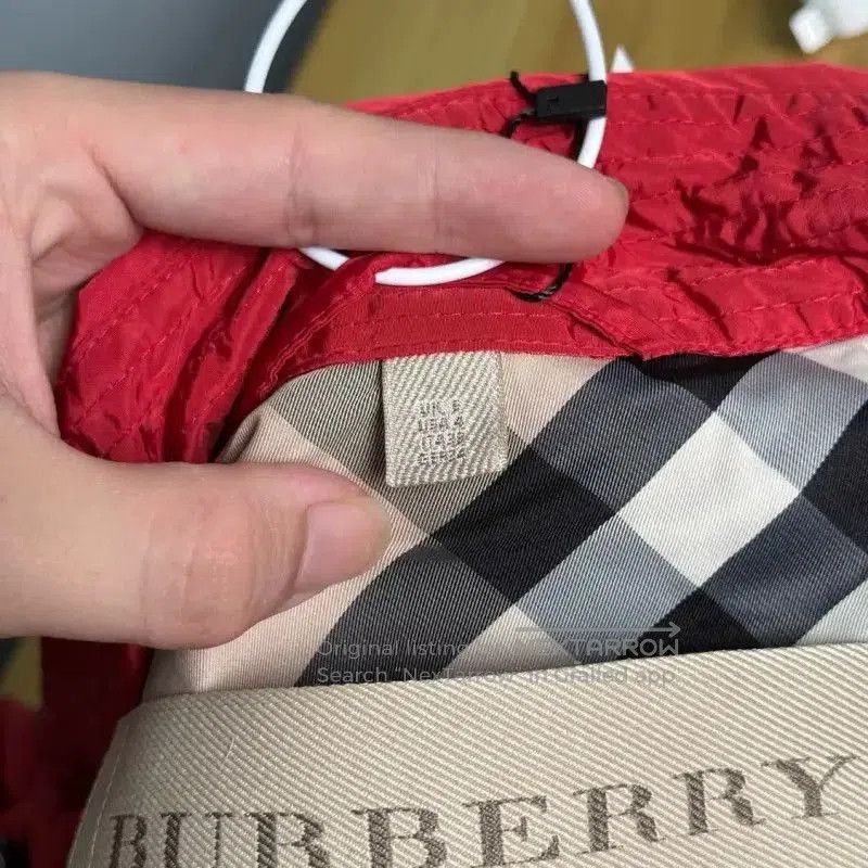 Burberry Red Cotton Women's Windbreaker.