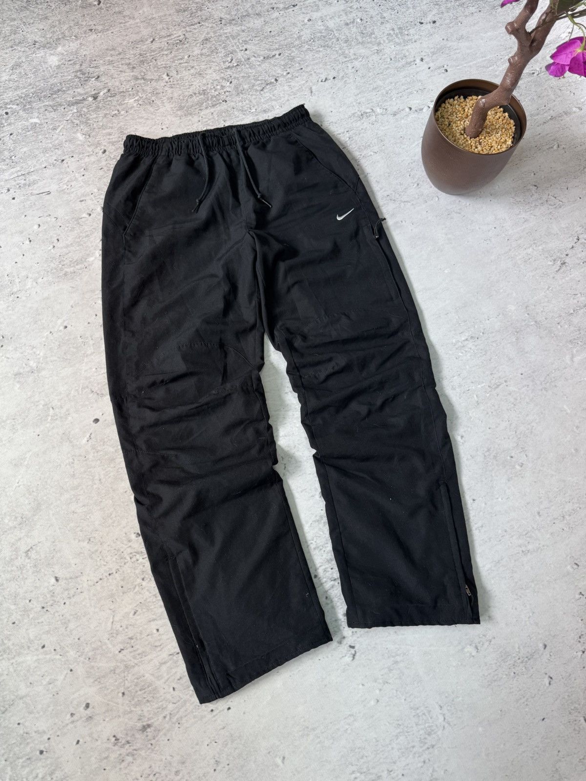 Nike × Vintage NIKE NYLON VINTAGE Y2K OVERSIZE BAGGY FIT PANTS SWEATPANTS Size US 32 / EU 48 - 1 Thumbnail