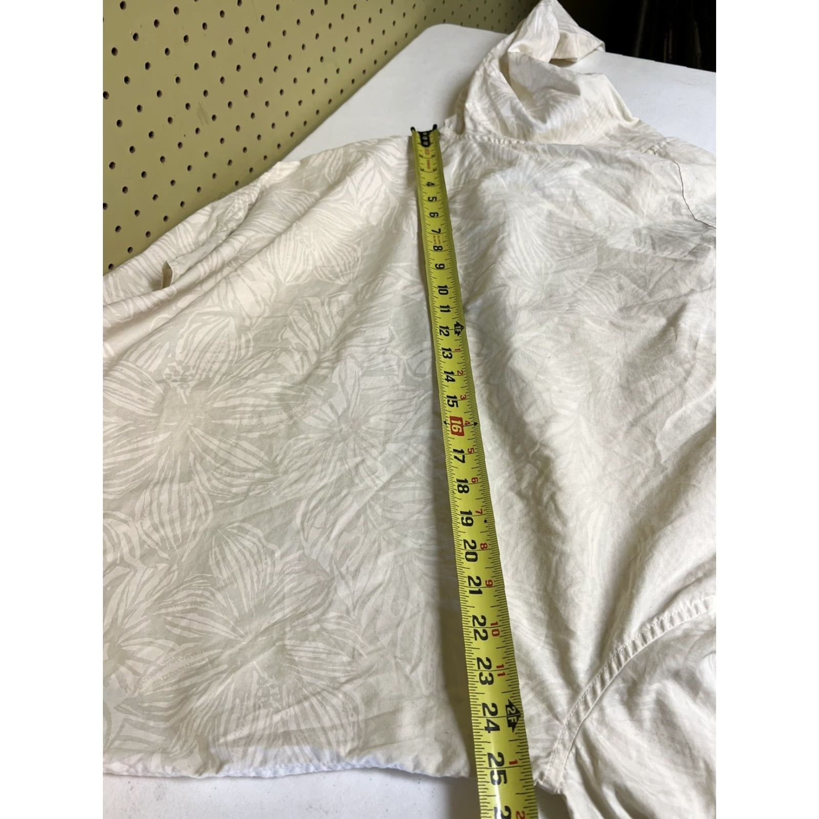 Chubbies Chubbies Mens 2XL Ivory Floral Hawaiian Long Sleeve Button-Down Shirt User: Chubbies Mens 2XL Ivory Floral Hawaiian Long Sleeve Button-Down Shirt Size US XXL / EU 58 / 5 - 5 Thumbnail