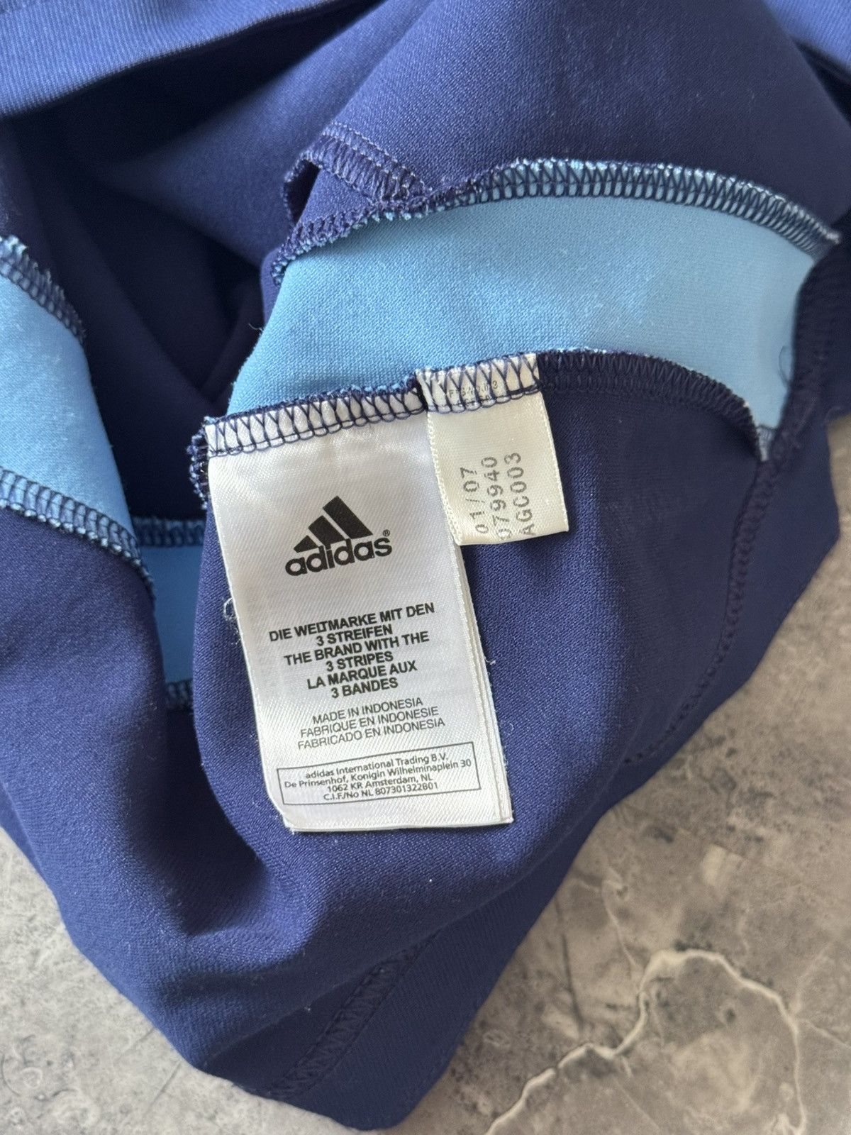 Adidas Adidas Denmark 2005 2007 Soccer Jersey Crewneck Long Sleeve Size US M / EU 48-50 / 2 - 9 Thumbnail