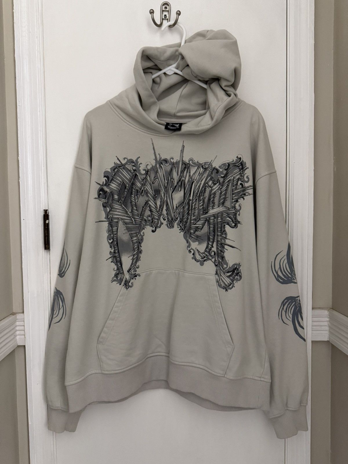 DEATH NOTE REVENGE スタジャン First look at @revenge x Death Note collab 🔥 Thoughts⁉️