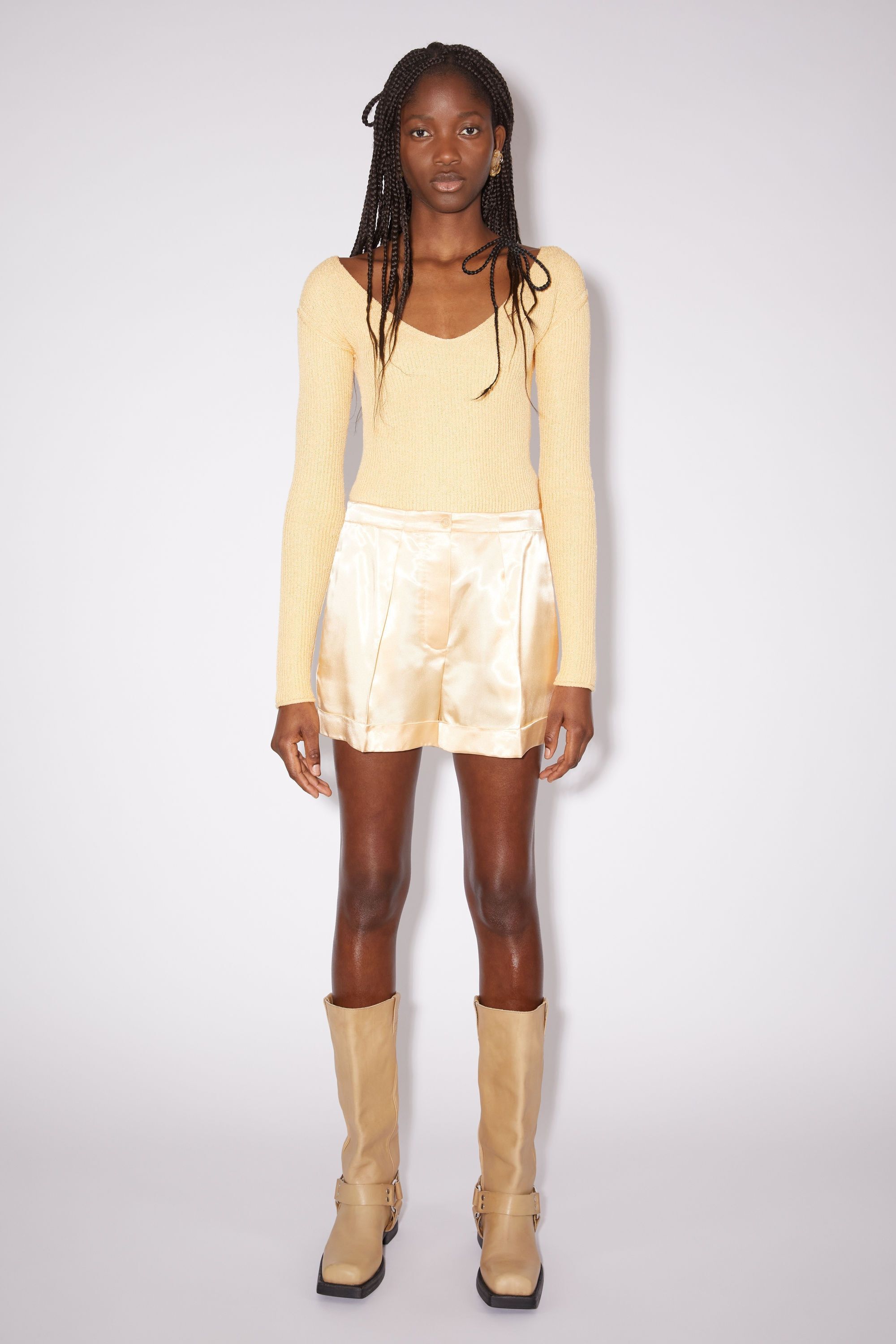 Acne Studios o1y0725 Short in Beige Size 28" / US 6 / IT 42 - 5 Thumbnail