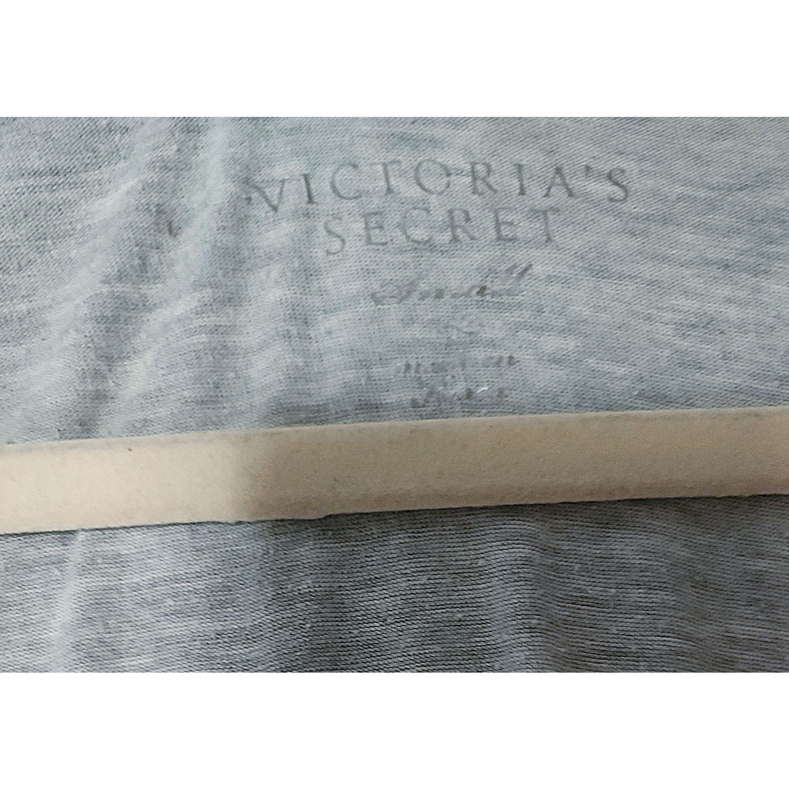 Victoria's Secret Victoria’s Secret gray long sleeved sleepwear size small Size S / US 4 / IT 40 - 3 Thumbnail