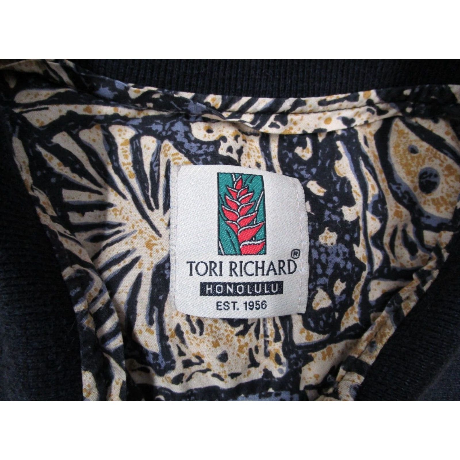 Tori Richard Tori Richard Shirt Men M Black Floral Button-Up Knit Short Sleeve Polo Hawaiian Classic Garden 70s 80s 90s Cal-Flower USA Made Mens Size US M / EU 48-50 / 2 - 3 Thumbnail