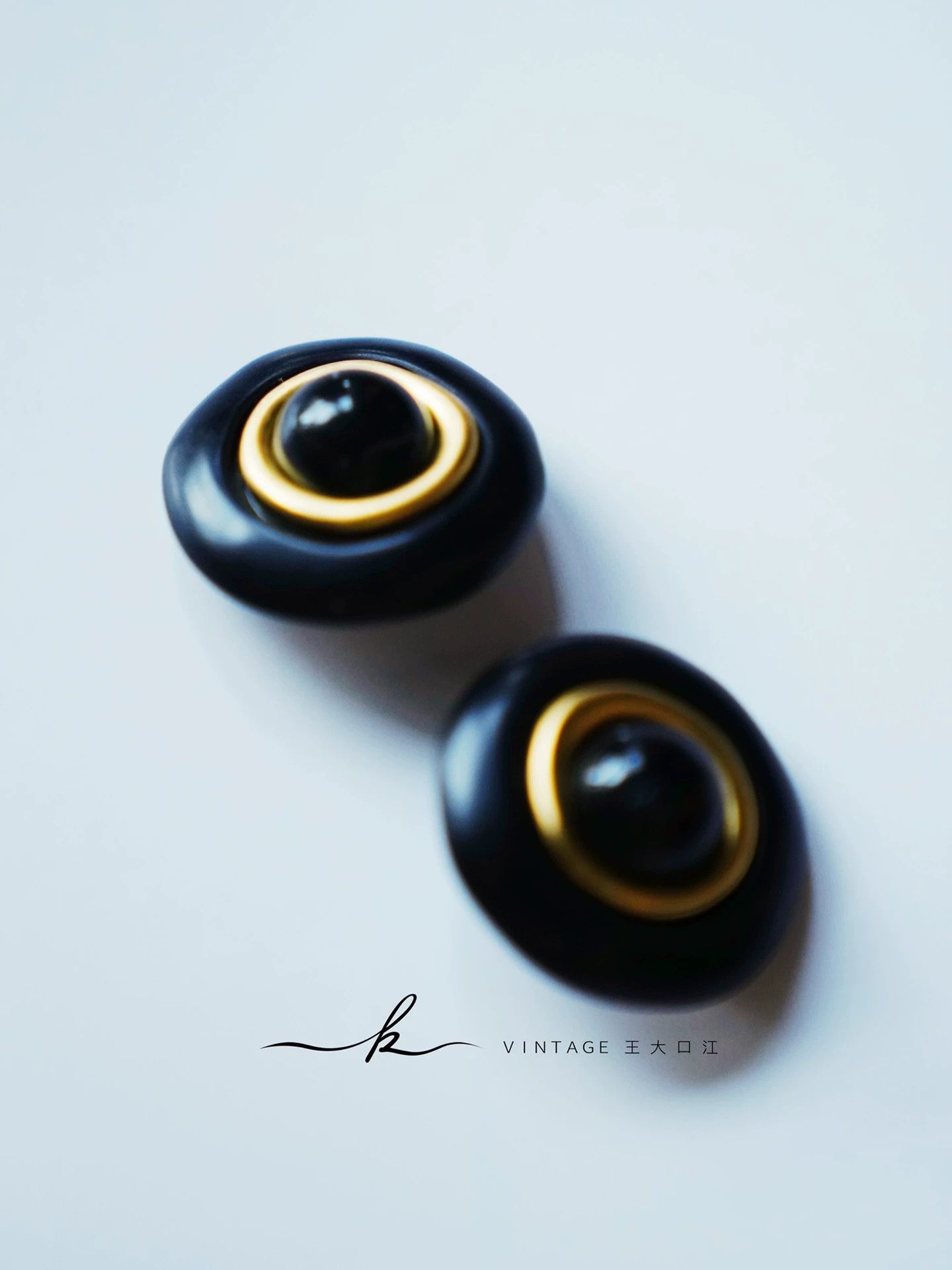Givenchy Givenchy Vintage Black Gold Jelly Clip-On Earrings Size ONE SIZE - 4 Thumbnail