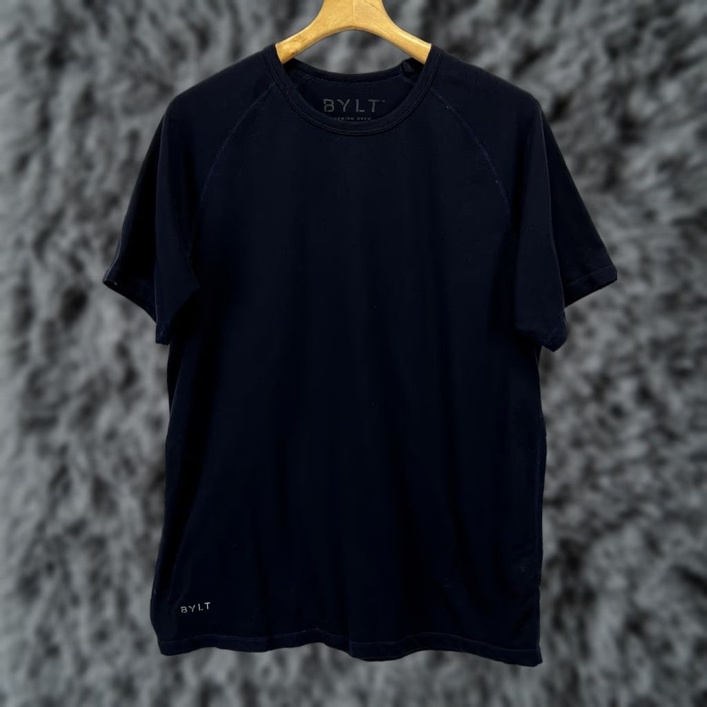 Vintage BYLT Premium Crew Neck TShirt Men’s Large GUC Navy Short Sleeve Crew Neck Tshirt Men’s Large BYLT Size US L / EU 52-54 / 3 - 1 Thumbnail