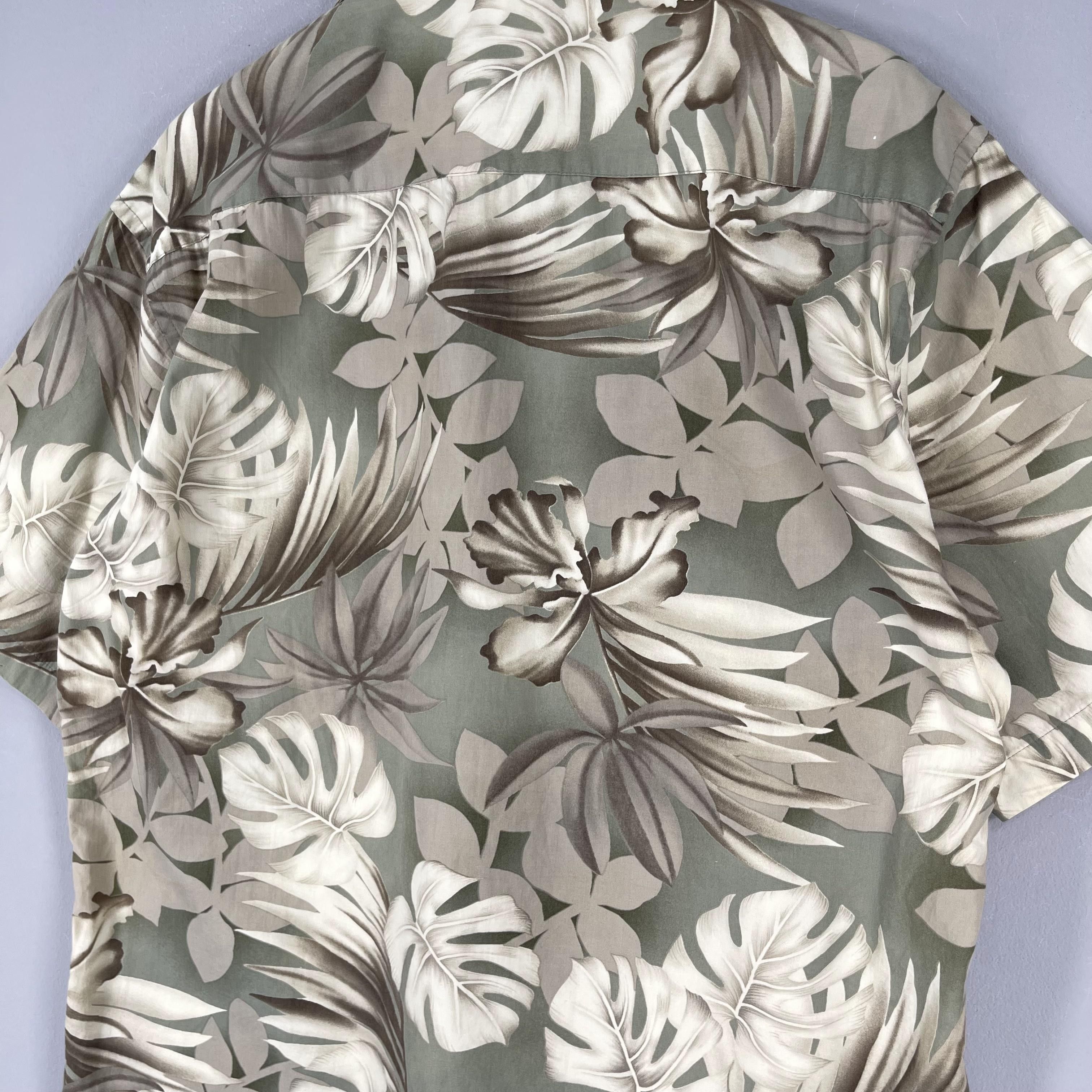 Vintage Vintage PIERRE CARDIN Hawaii Floral Motive Shirt Size US L / EU 52-54 / 3 - 8 Thumbnail