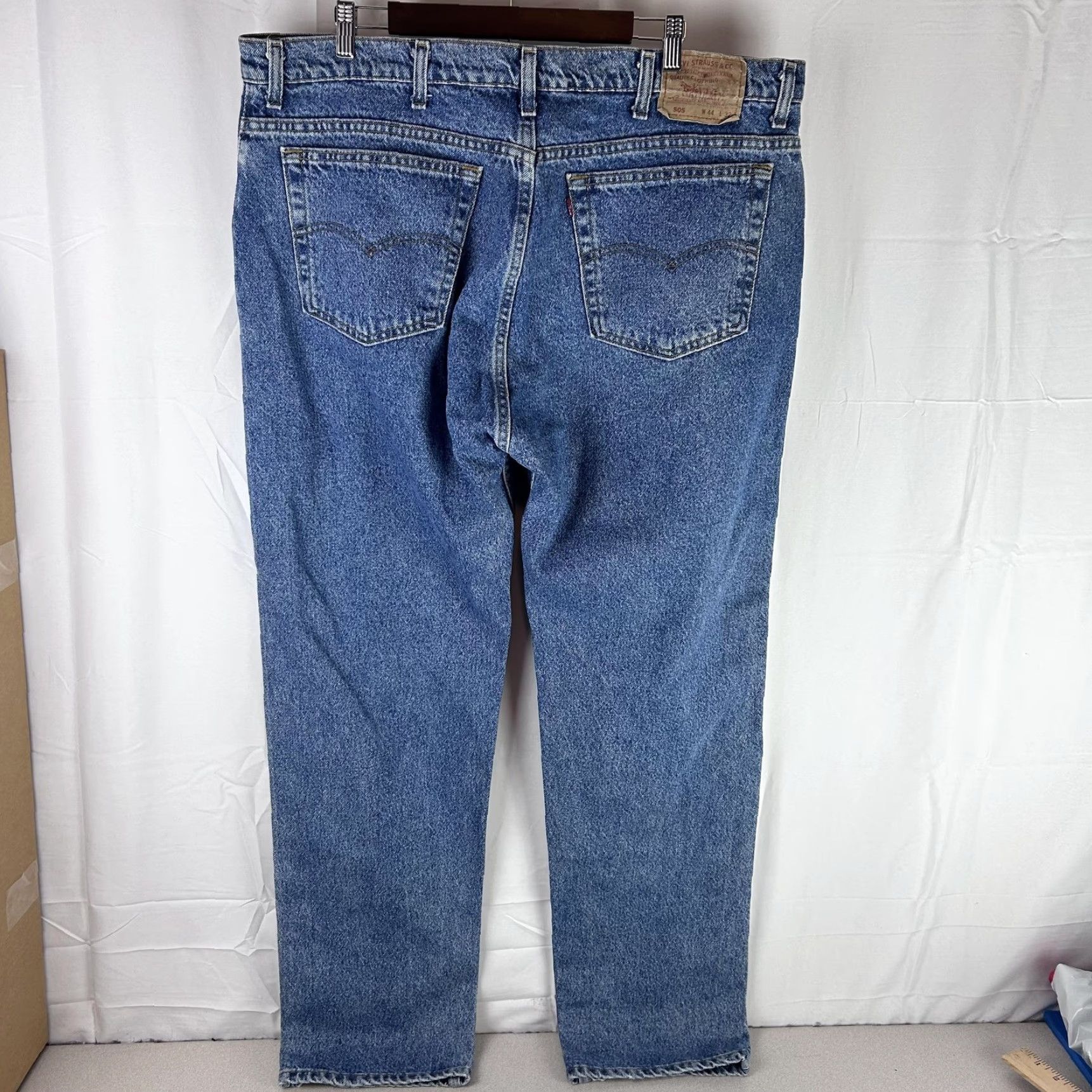 Levi's VINTAGE Levi's 505 Jeans Mens 44x32 Denim Made in USA Zip Fly Straight Leg 90s Levi's 505 Mens Jeans Regular 44 W32 Blue Denim US Vintage 1990s Size US 44 / EU 60 - 6 Thumbnail