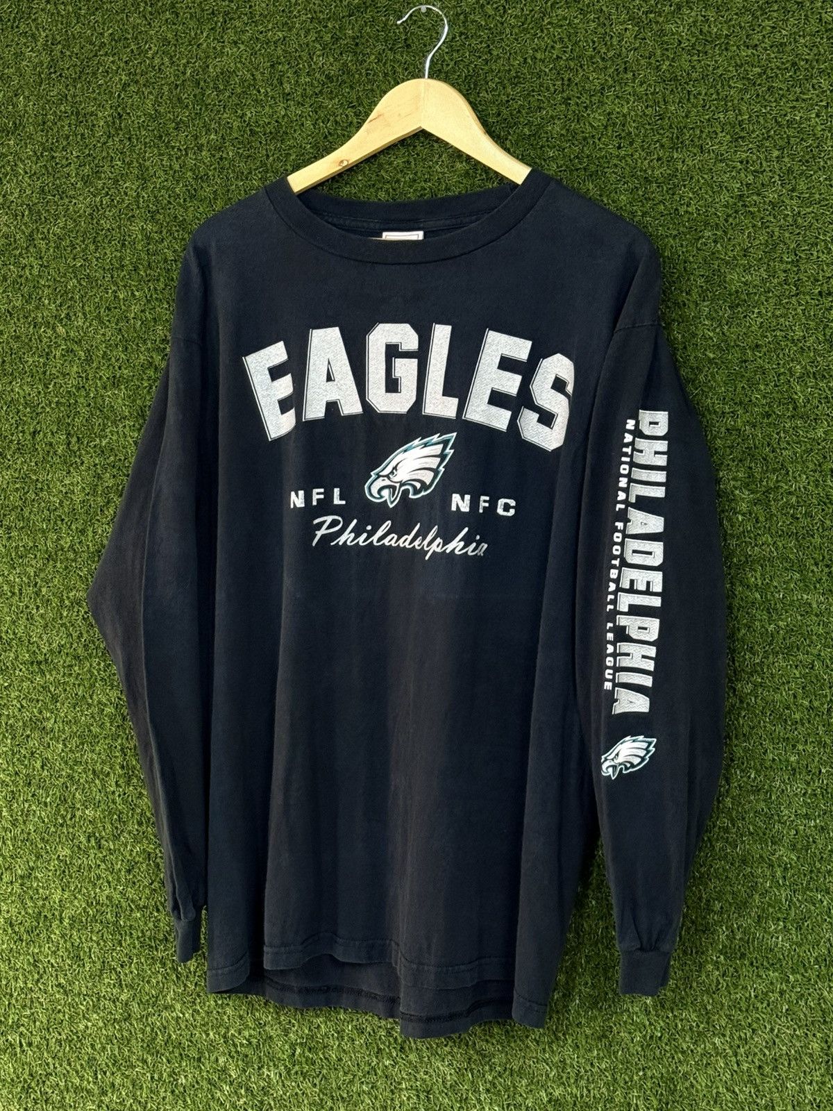 NFL Vintage Philadelphia Eagles Football Black Heavyweight Shirt Size US L / EU 52-54 / 3 - 1 Thumbnail