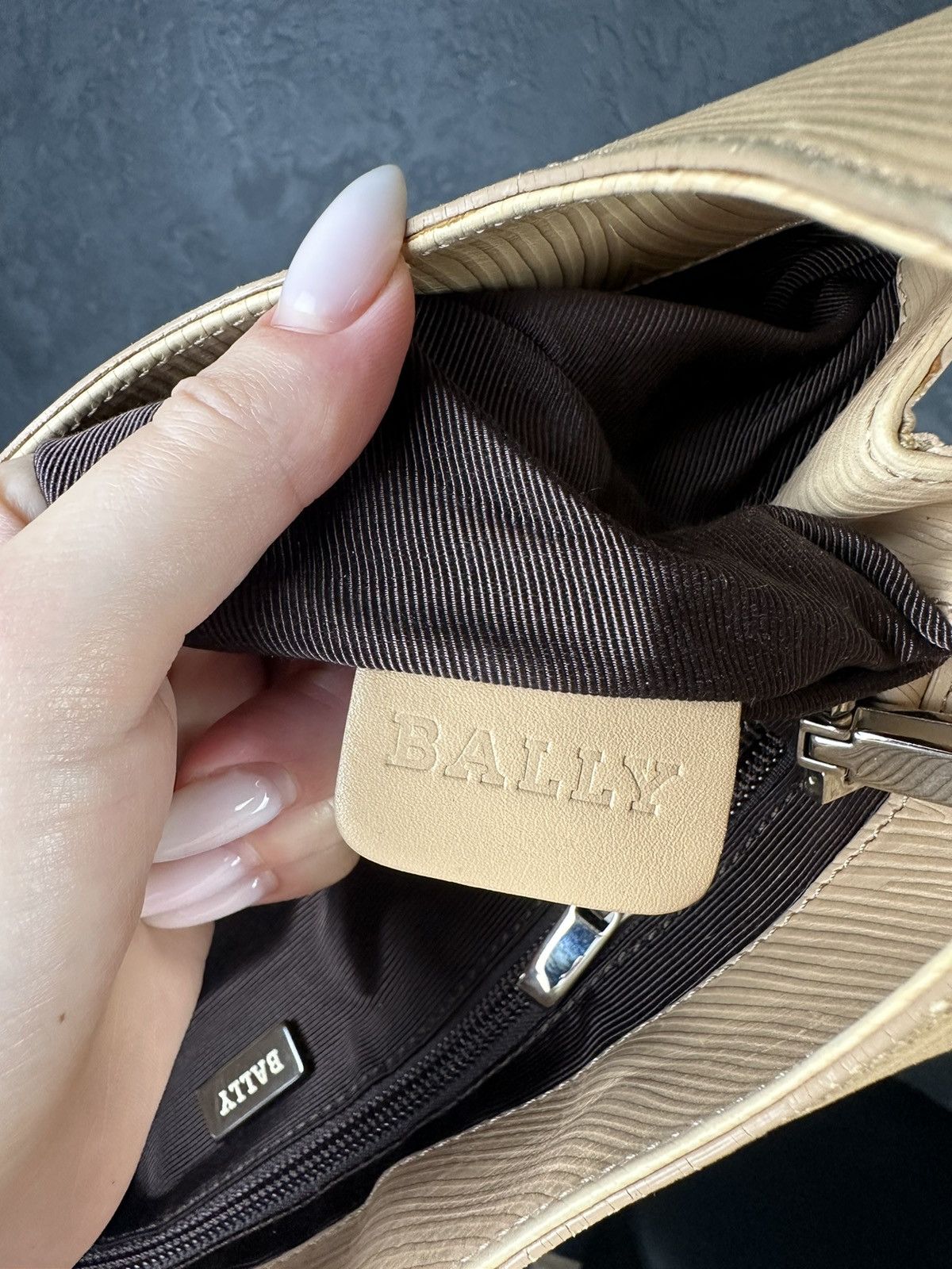 Bally BALLY LEATHER HANDBAG ITALY Size ONE SIZE - 9 Thumbnail