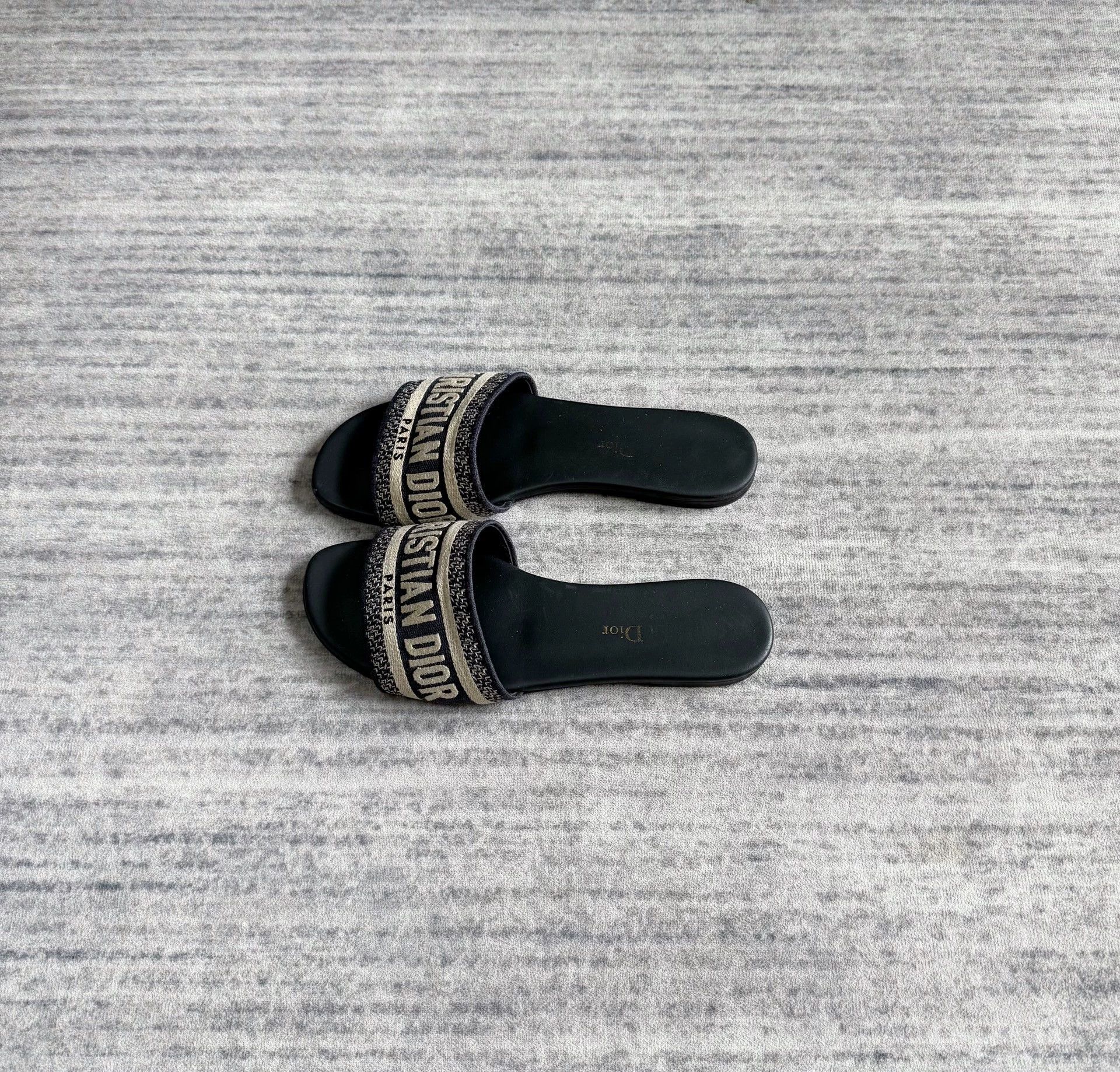 Dior Dior Oblique Embroidered Flat Slipper Navy 36.5 Size US 6 / IT 36 - 3 Thumbnail