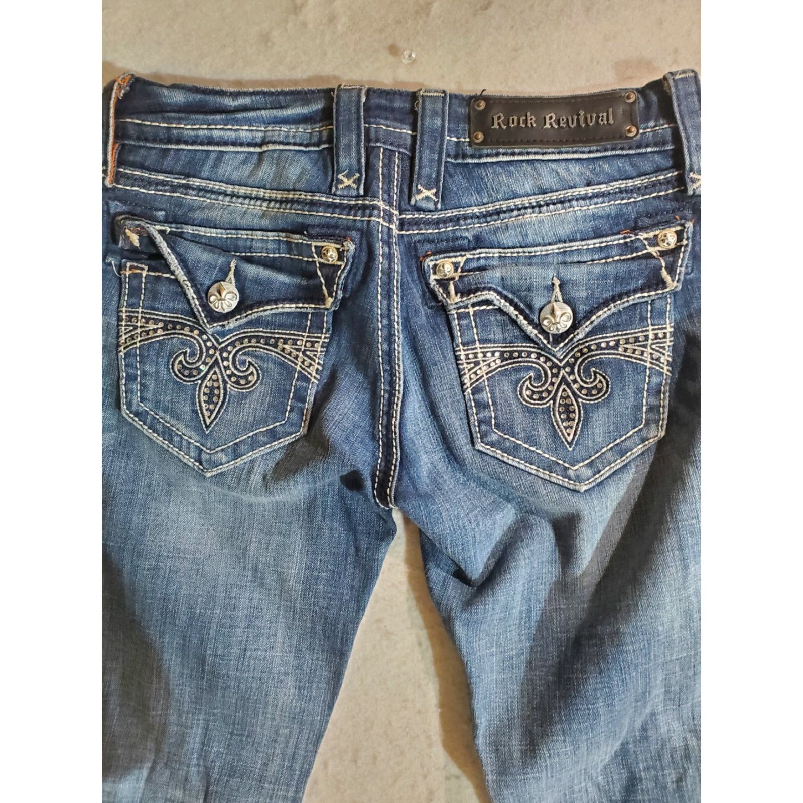 Vintage ROCK REVIVAL Jeans SORA CAPRI Embroidered Flap Sequin Stretch Womens Size 26x18 Dark Blue Size 26" / US 2 / IT 38 - 7 Thumbnail