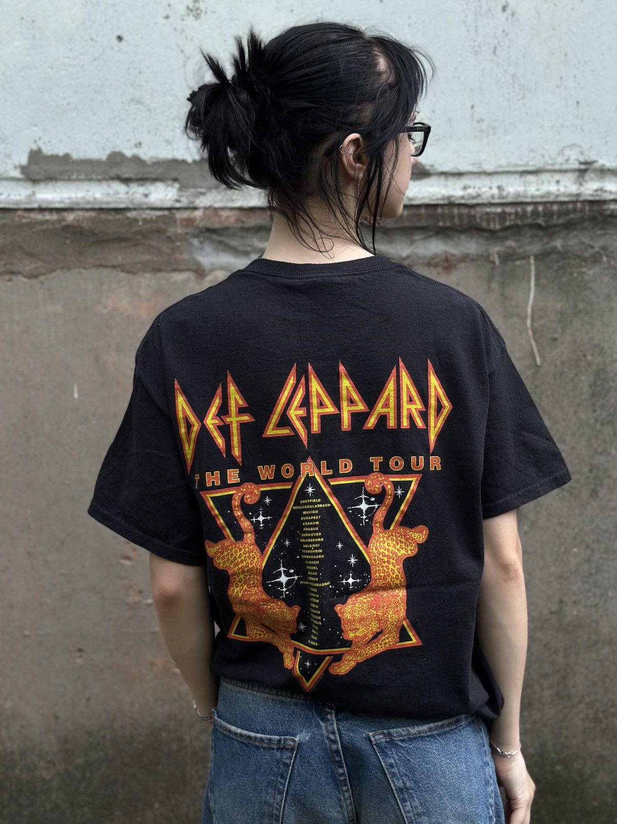 Japanese Brand VTG Adult Def Leppard T-shirts Big Logo Band Rock Tour 00s Size US L / EU 52-54 / 3 - 2 Thumbnail