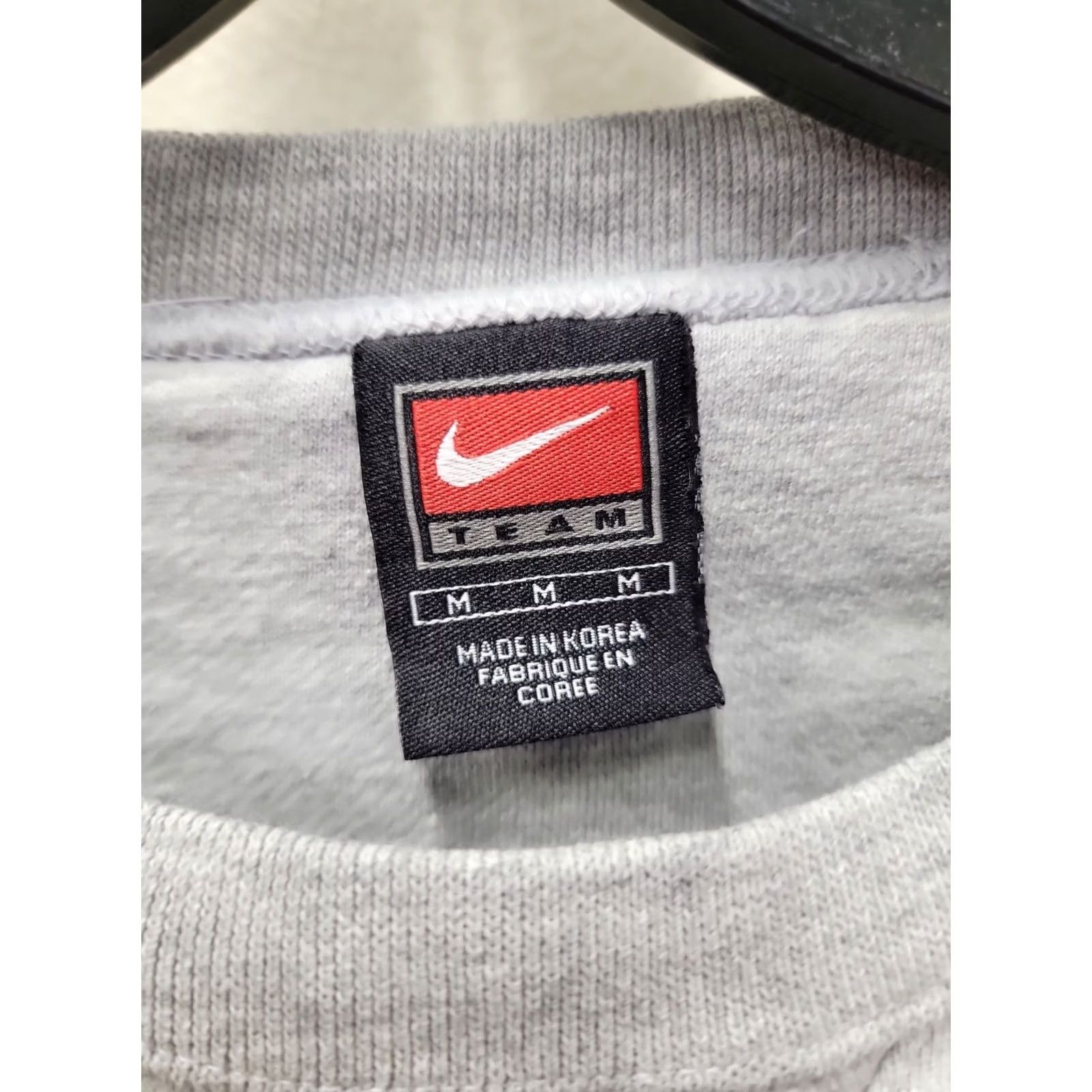 Nike VINTAGE Nike Arizona CENTER SWOOSH Sweatshirt Pullover Mens M Gray Crew Neck Long Sleeve Cotton Polyester Blend Logo Regular Size 25x25 Mw3/10 Size US M / EU 48-50 / 2 - 2 Thumbnail