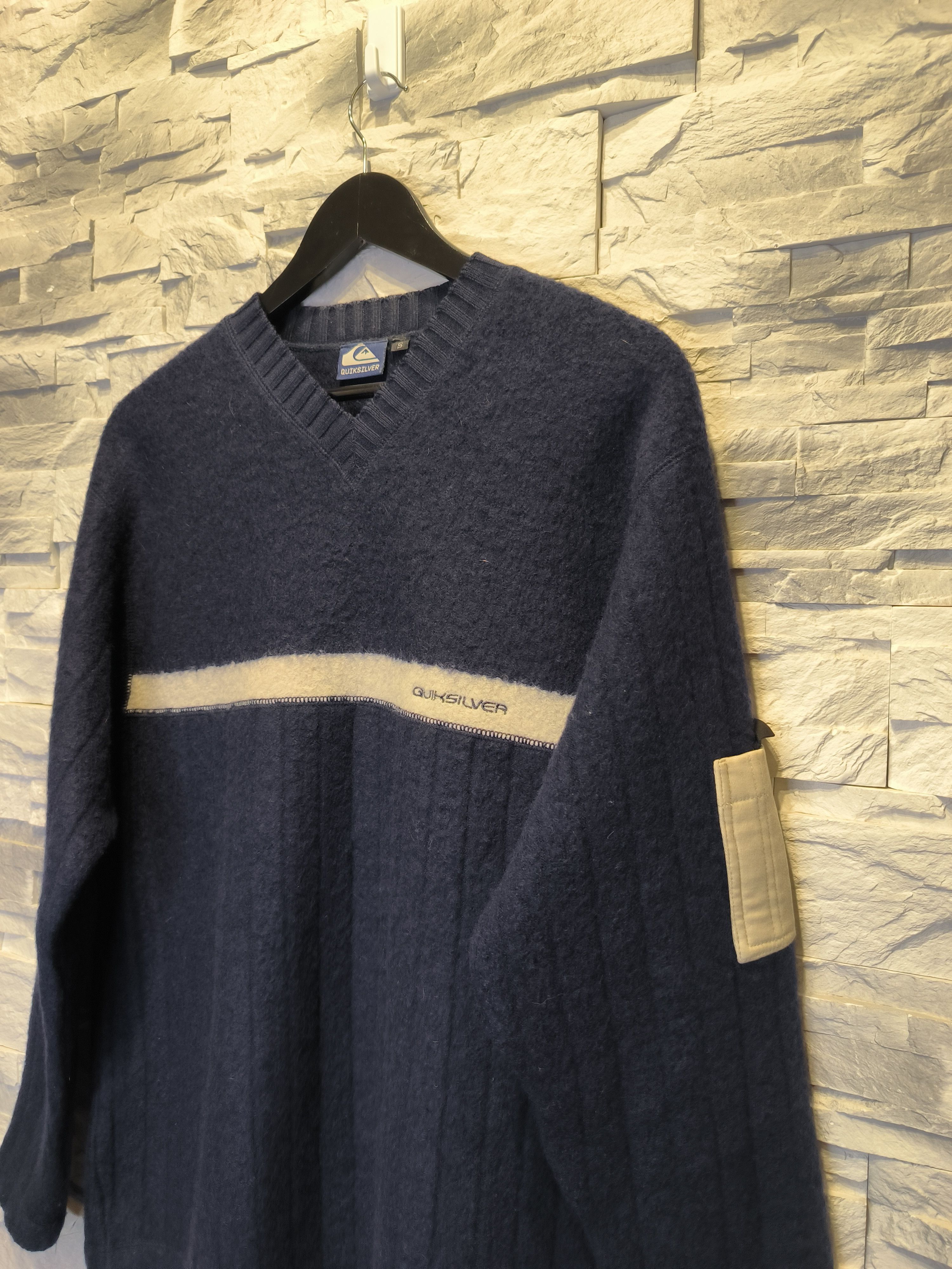Quiksilver × Vintage Vintage Quiksilver Wool Knitwear Sweater V Neck Logo Size US S / EU 44-46 / 1 - 4 Thumbnail