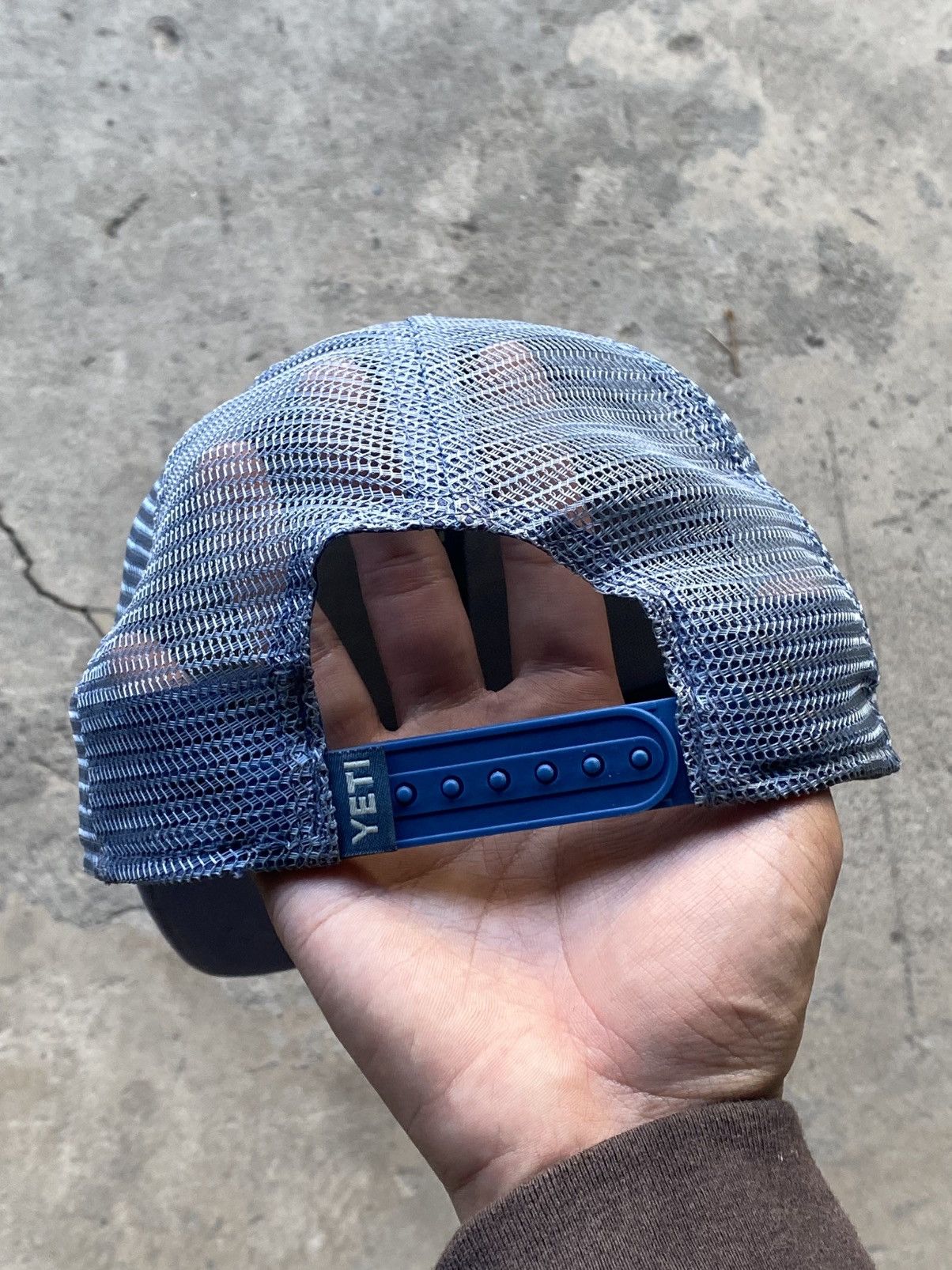 Yeti YETI Trucker Hat🎣 Size ONE SIZE - 3 Thumbnail