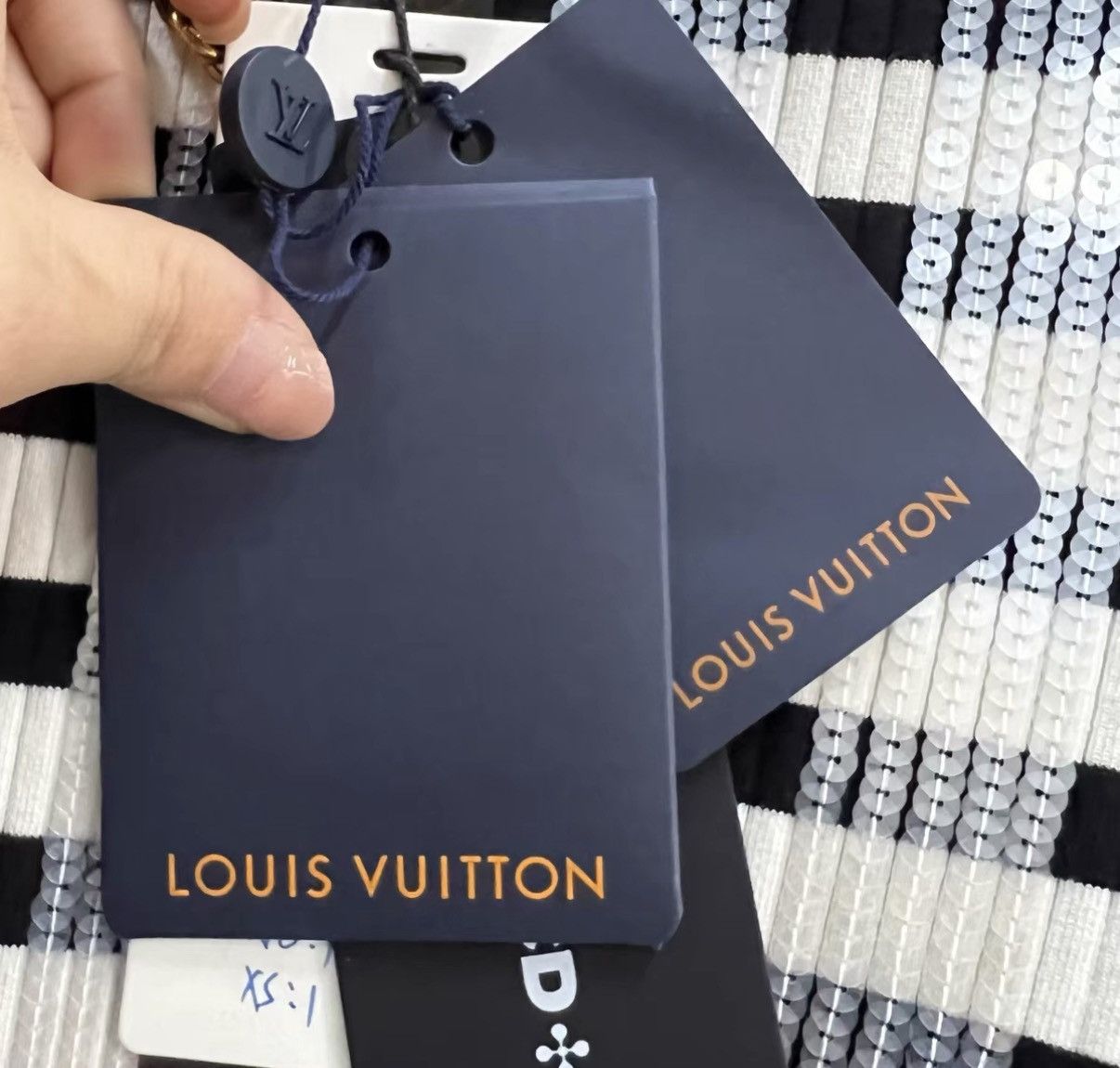 Louis Vuitton Louis Vuitton Striped Colorful Sequin Short Sleeve Top J41 Size XS / US 0-2 / IT 36-38 - 5 Thumbnail