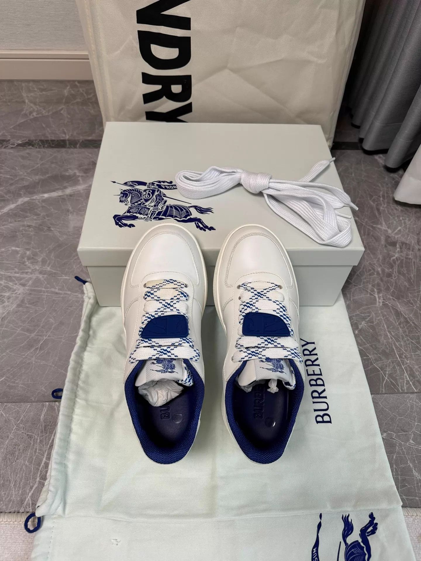 Burberry Burberry Terrace Horseferry Unisex White/Blue Trainer 36 Size US 5.5 / IT 35.5 - 6 Thumbnail