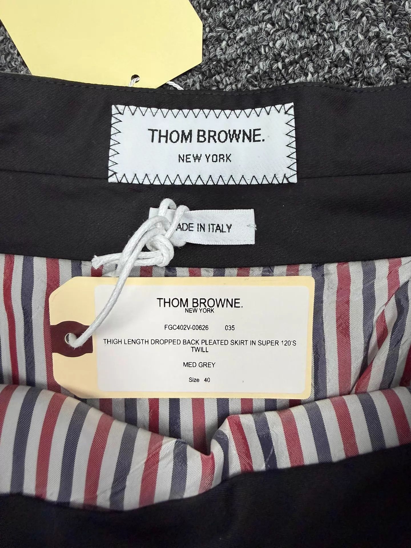 Thom Browne Thom Browne Women's Classic Mid Gray Pleated Skirt Size 27" / US 4 / IT 40 - 4 Thumbnail